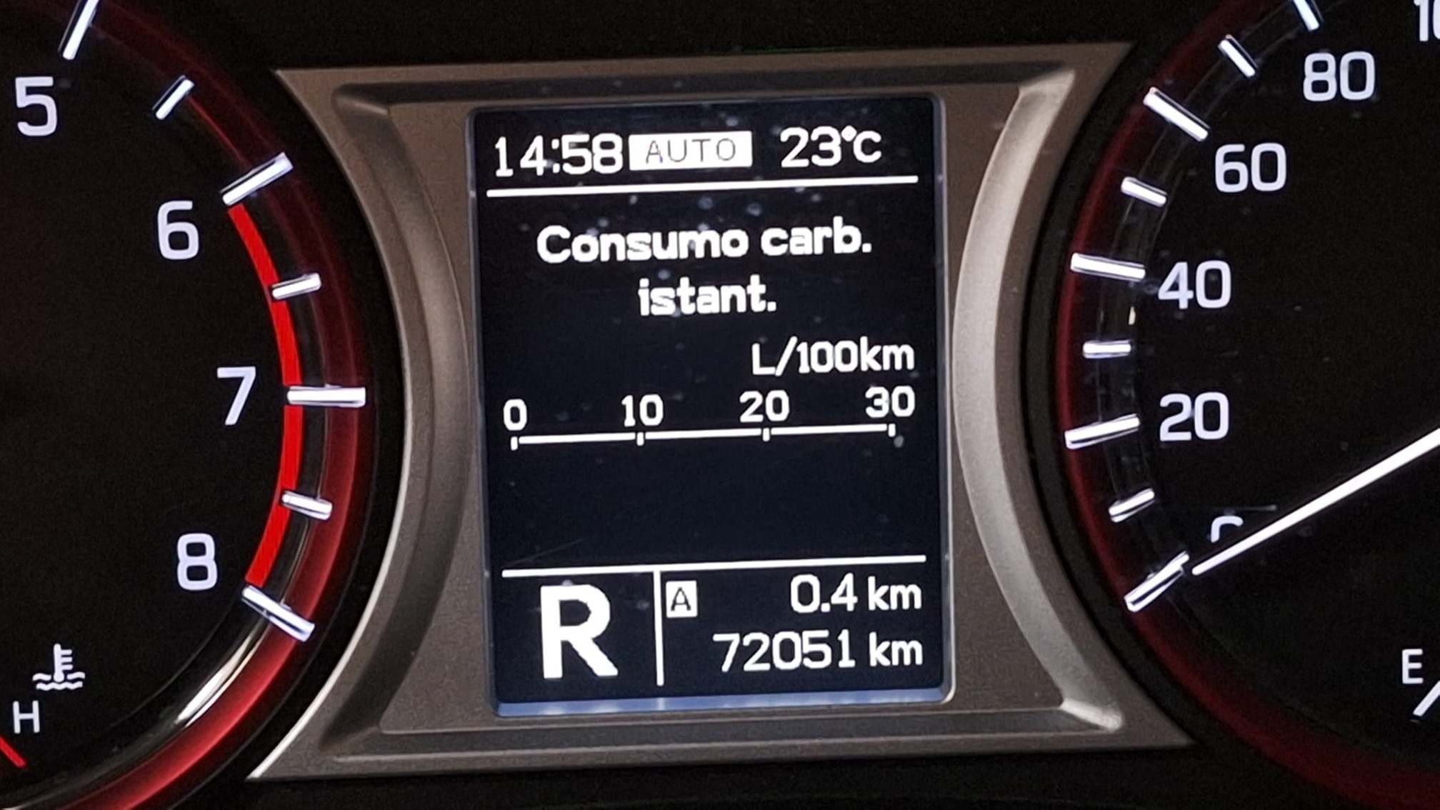 SUZUKI Vitara1.4T 4WD Sergio Cellano — zdjęcie 12