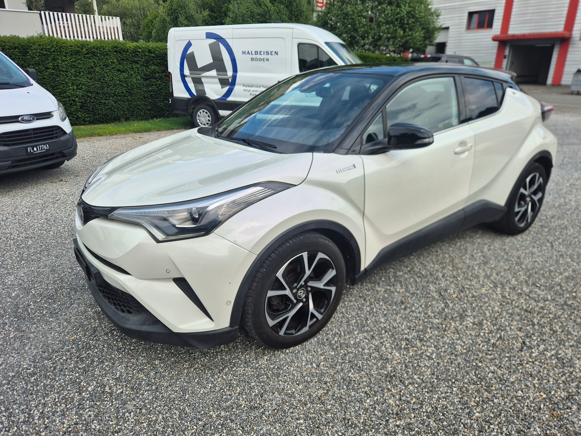 TOYOTA C-HR 1.8 HSD — zdjęcie 1