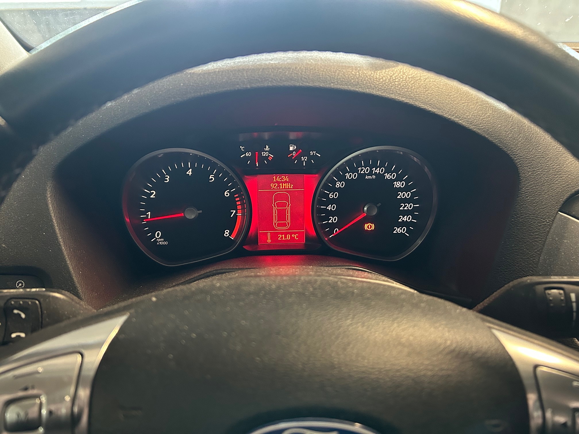 FORD Mondeo 1.6 SCTi — zdjęcie 11