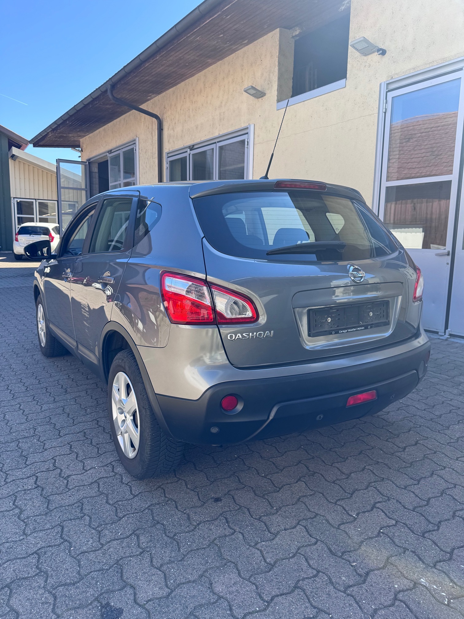 NISSAN Qashqai 1.6 — zdjęcie 7