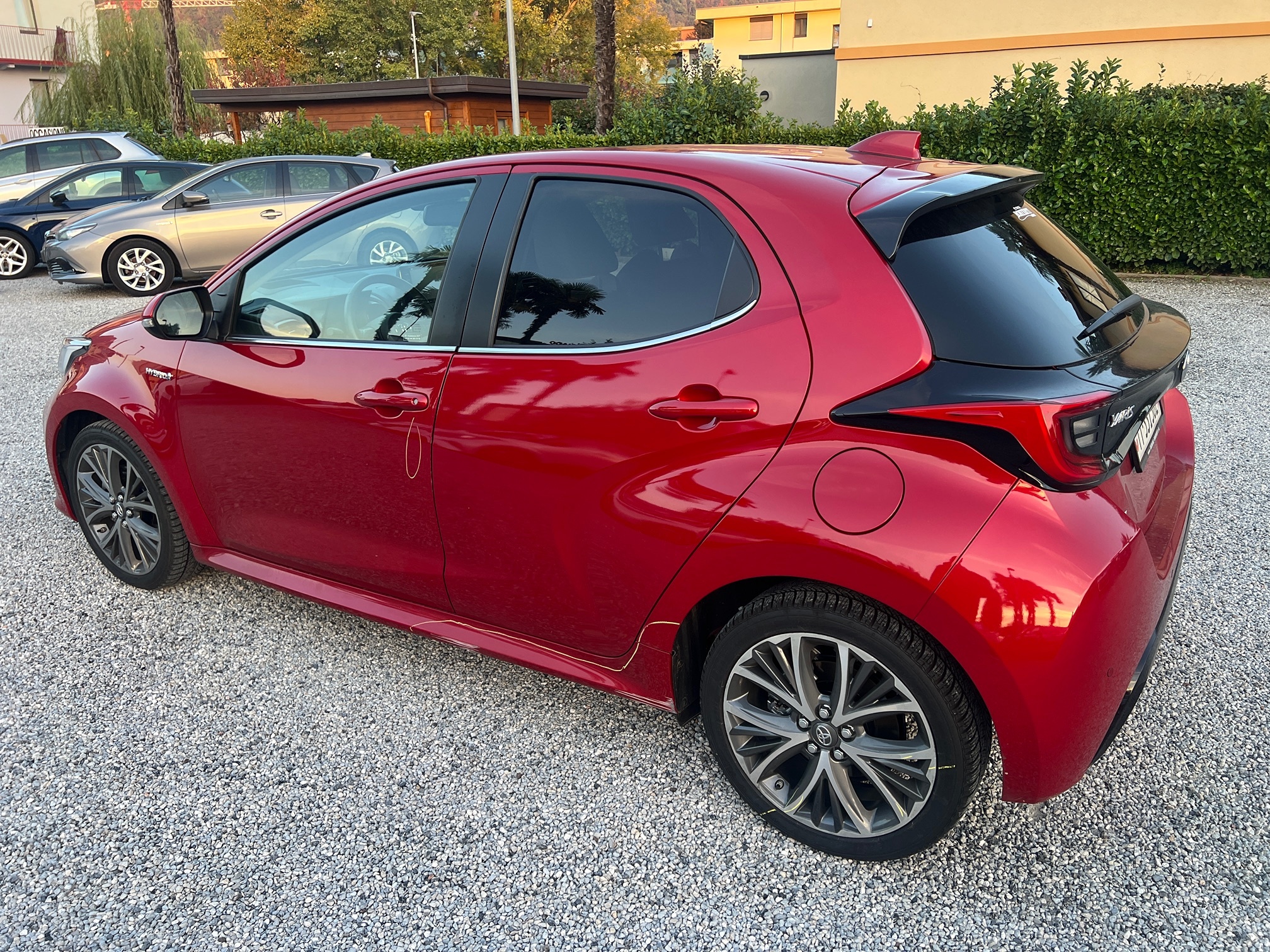TOYOTA Yaris Hybrid — zdjęcie 3