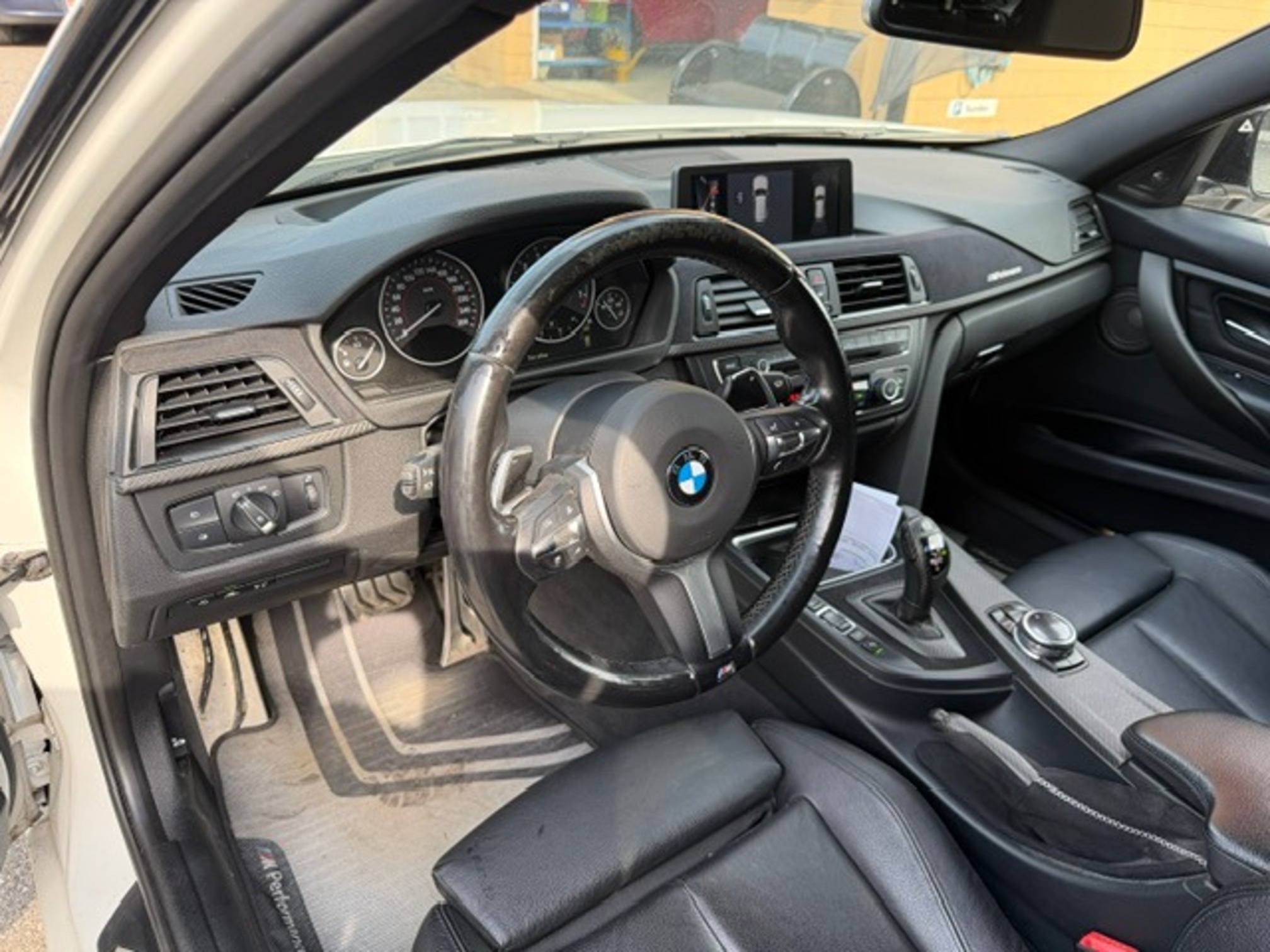 BMW 335i xDrive — zdjęcie 12