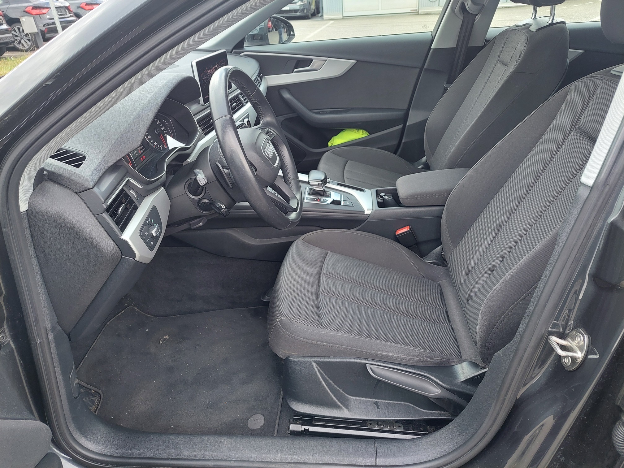 AUDI A4 AV 40 TDI quattro  — zdjęcie 10