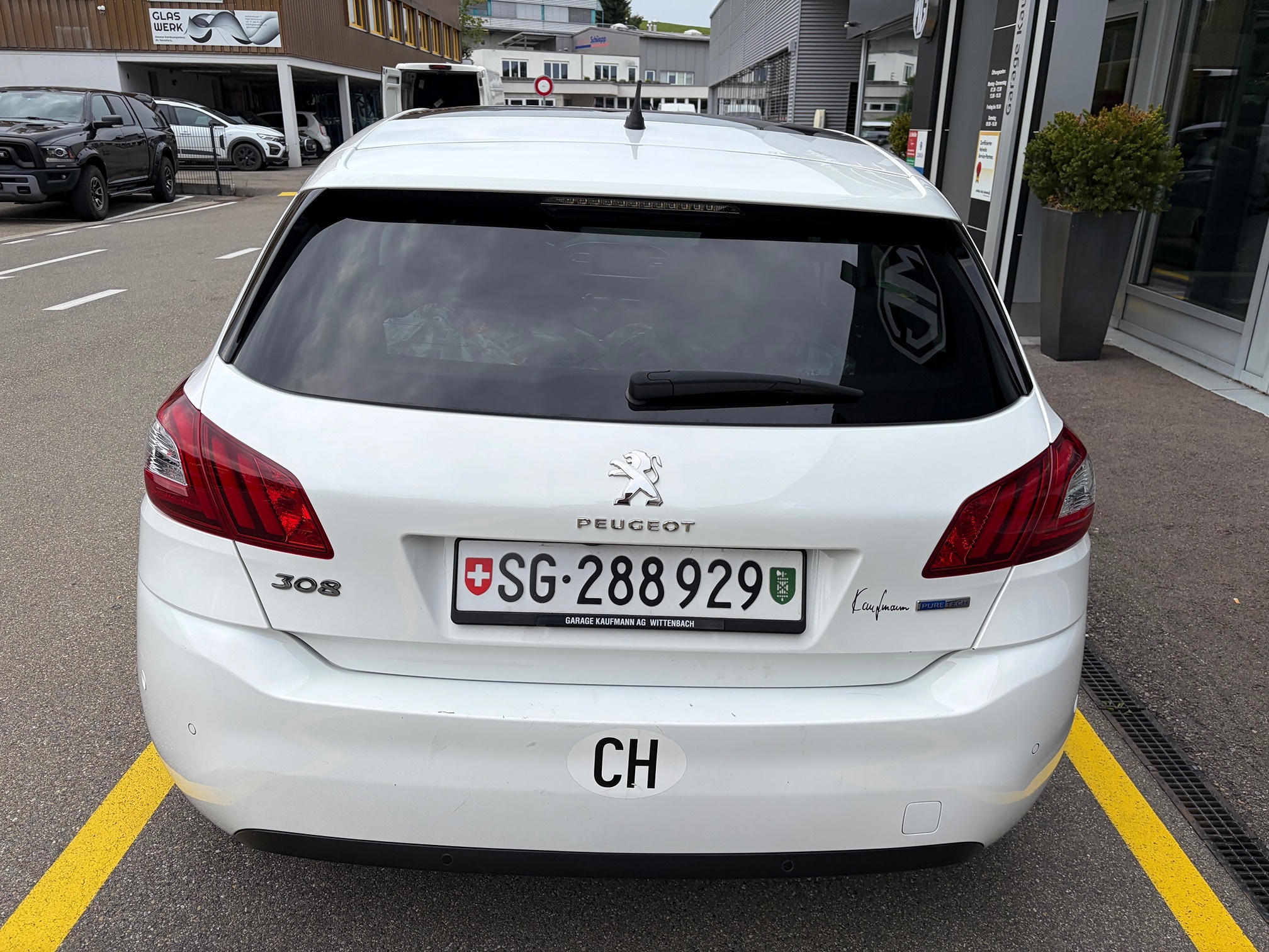 PEUGEOT 308 1.2i STT — zdjęcie 9