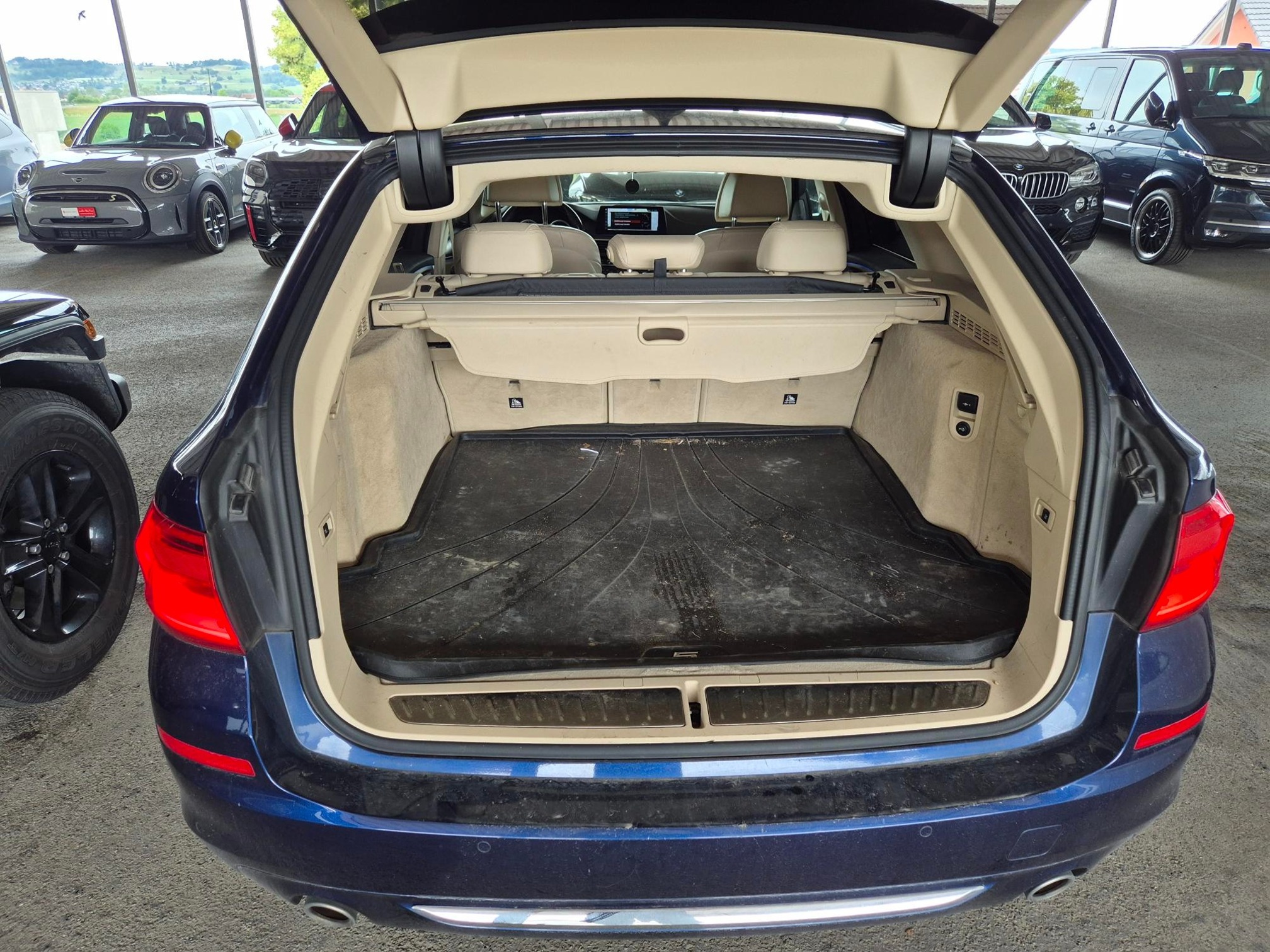 BMW 520d xDrive Luxury — zdjęcie 7