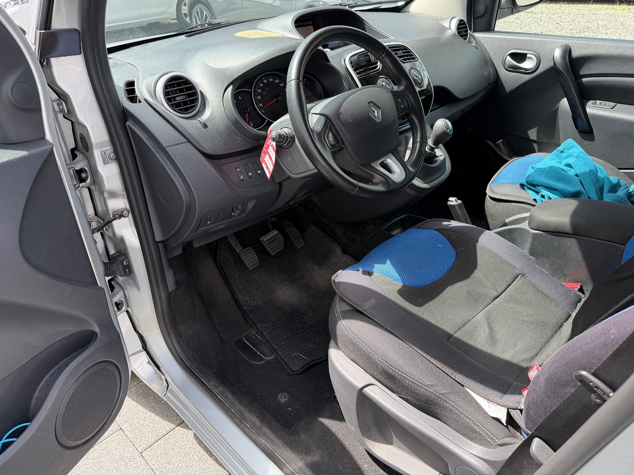 RENAULT Kangoo dCi 115 — zdjęcie 15