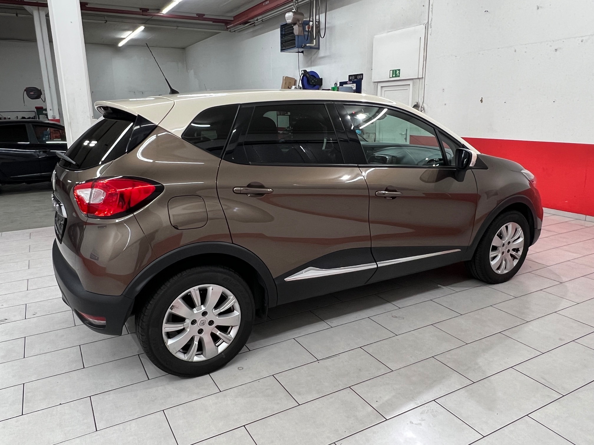 RENAULT Captur 1.2 120EDC — zdjęcie 8