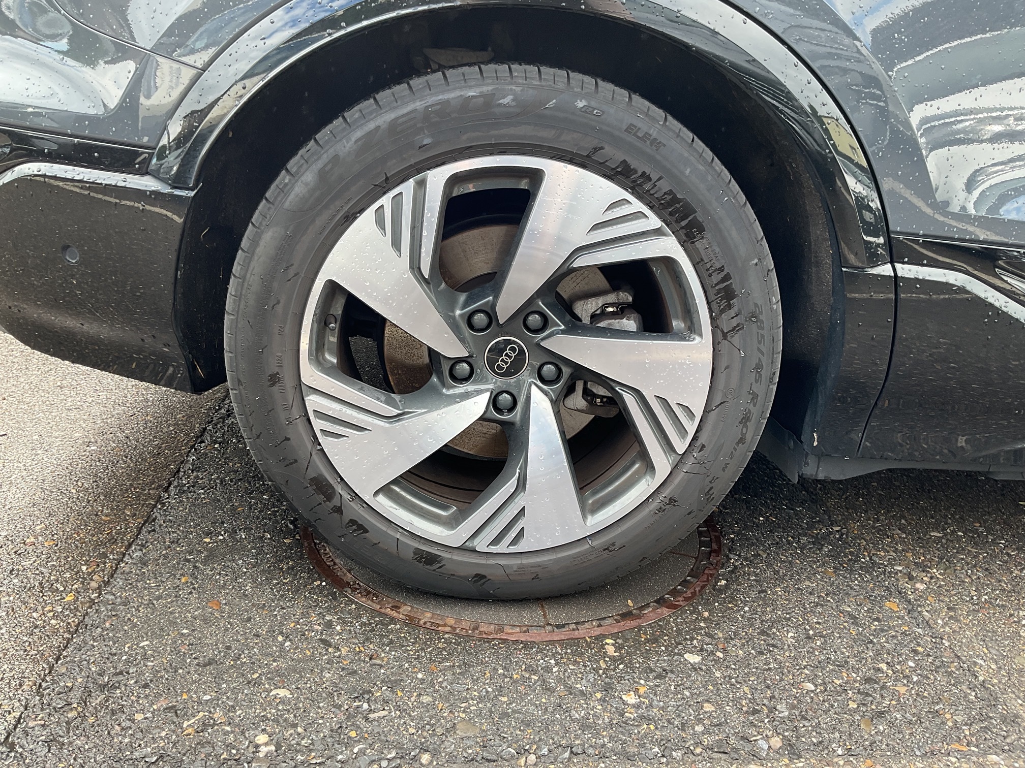 AUDI Q6 e-tron — zdjęcie 9