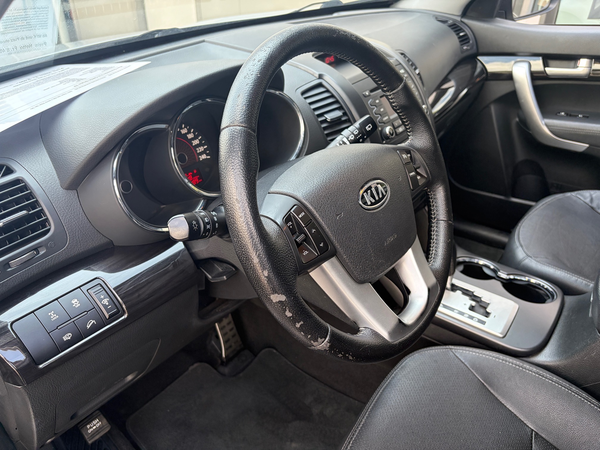 KIA Sorento III 2.2 — zdjęcie 11