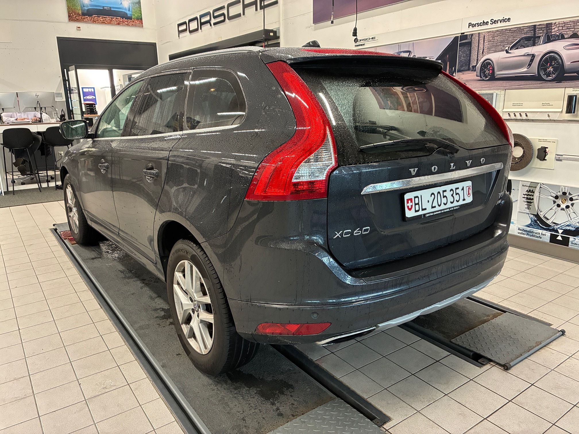 VOLVO XC60 — zdjęcie 5