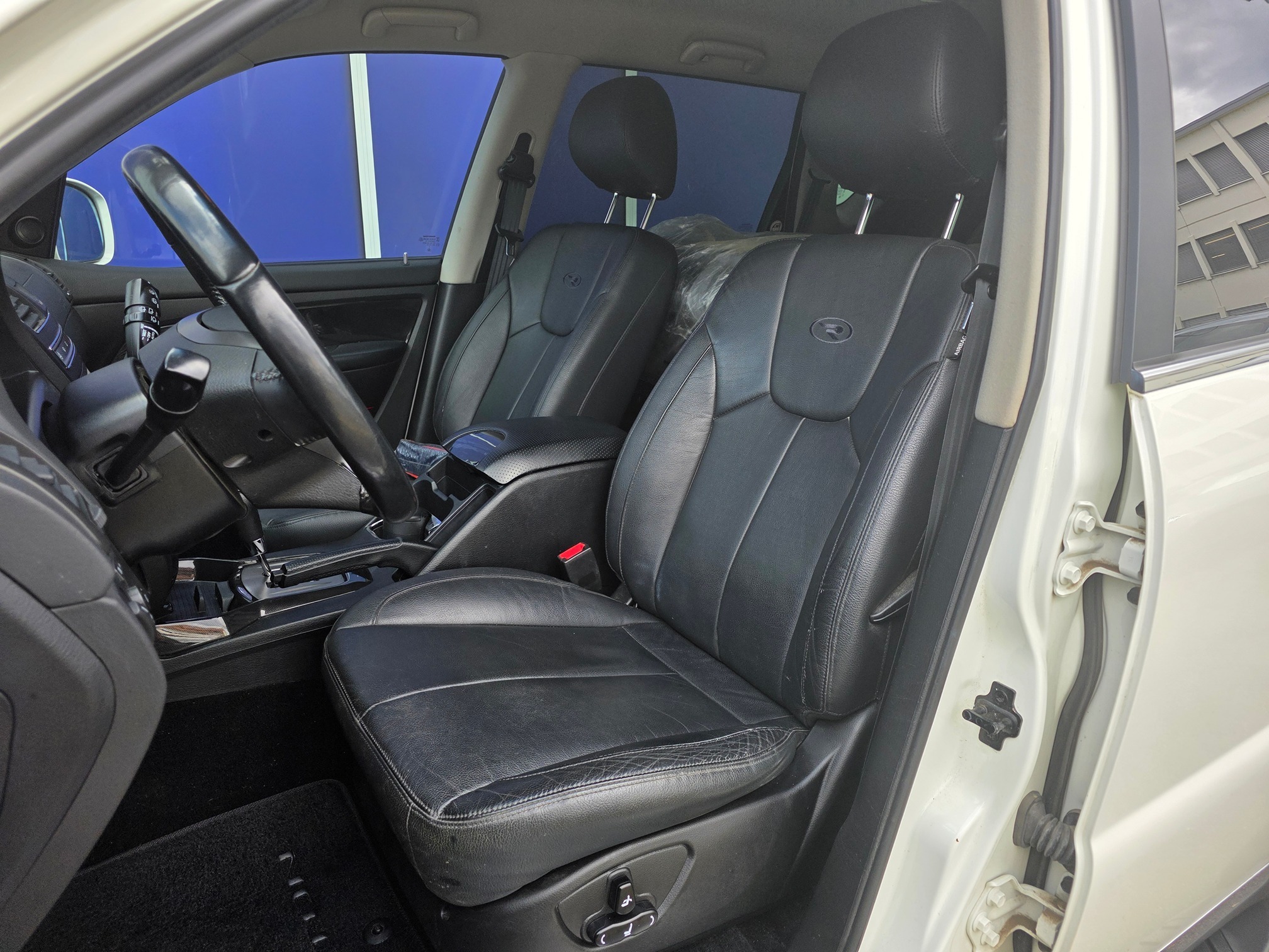 SSANGYONG Rexton 2.2 CRDI RX220e -XDi EXECUTIVE — zdjęcie 13