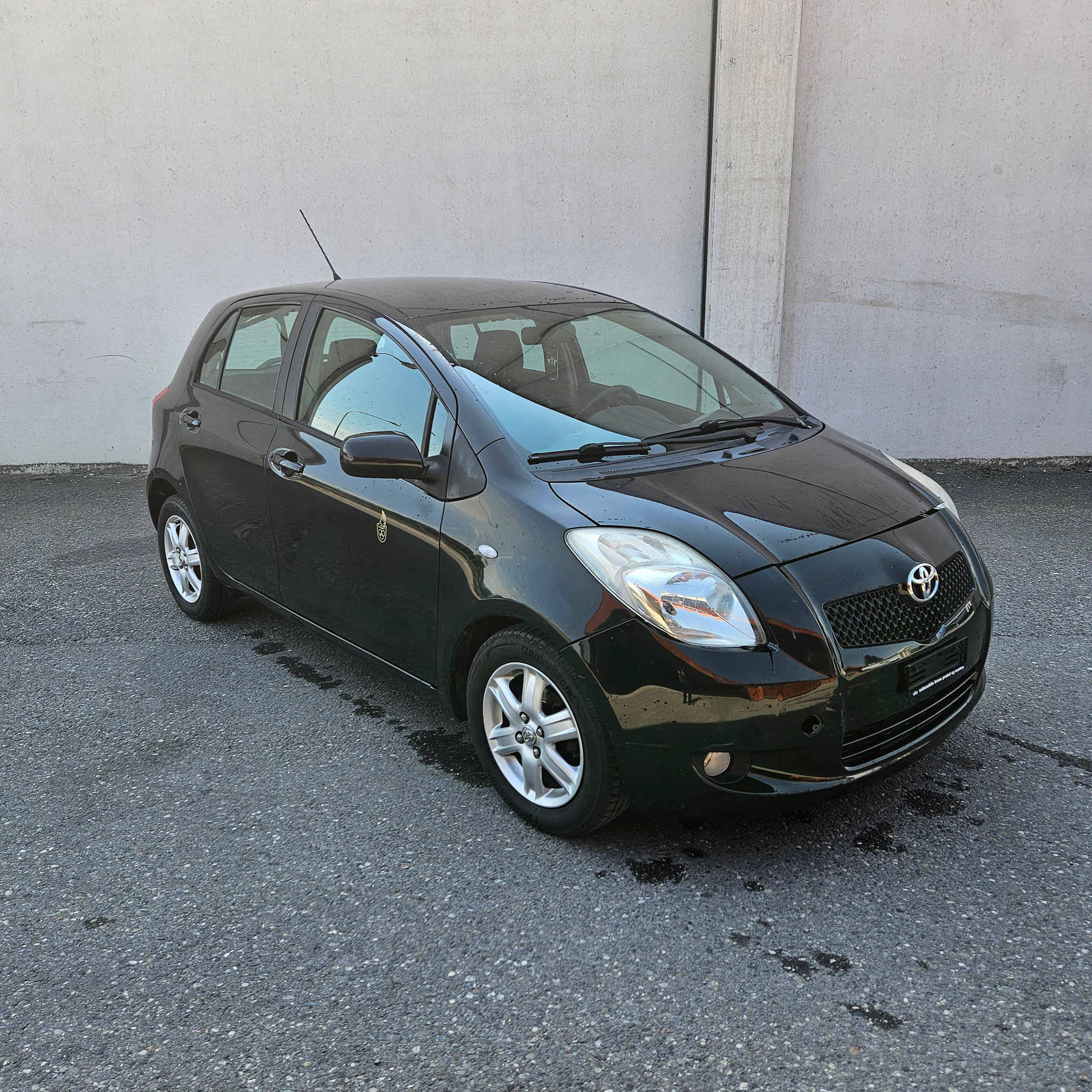 TOYOTA Yaris 1.3 — zdjęcie 2