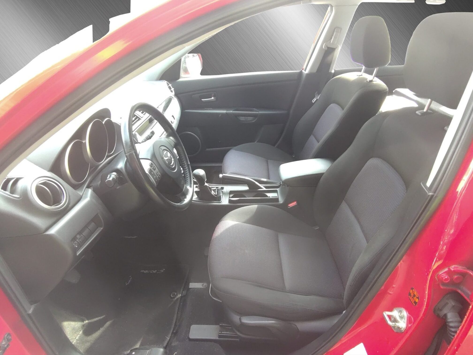 MAZDA 3 1.6 Hatchback — zdjęcie 9