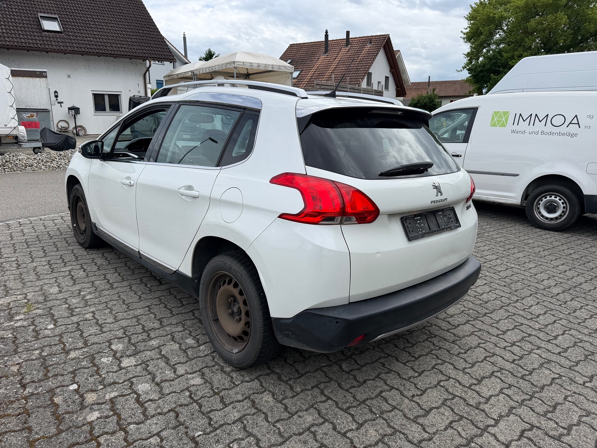 PEUGEOT 2008 1.6i — zdjęcie 4