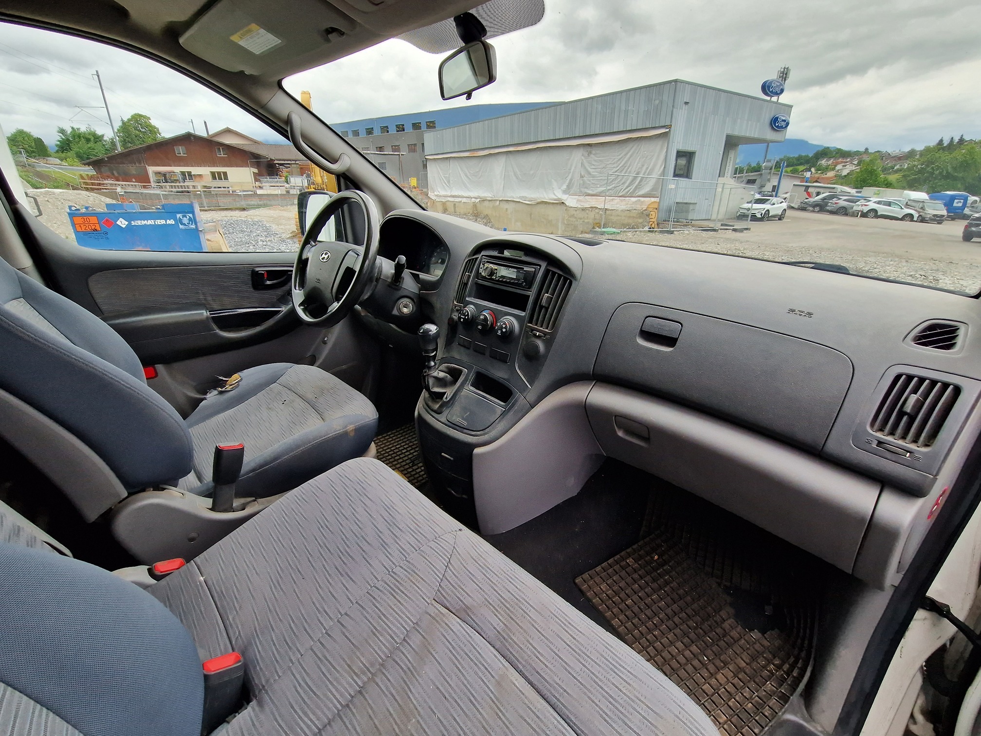 HYUNDAI H-1 Cargo — zdjęcie 11