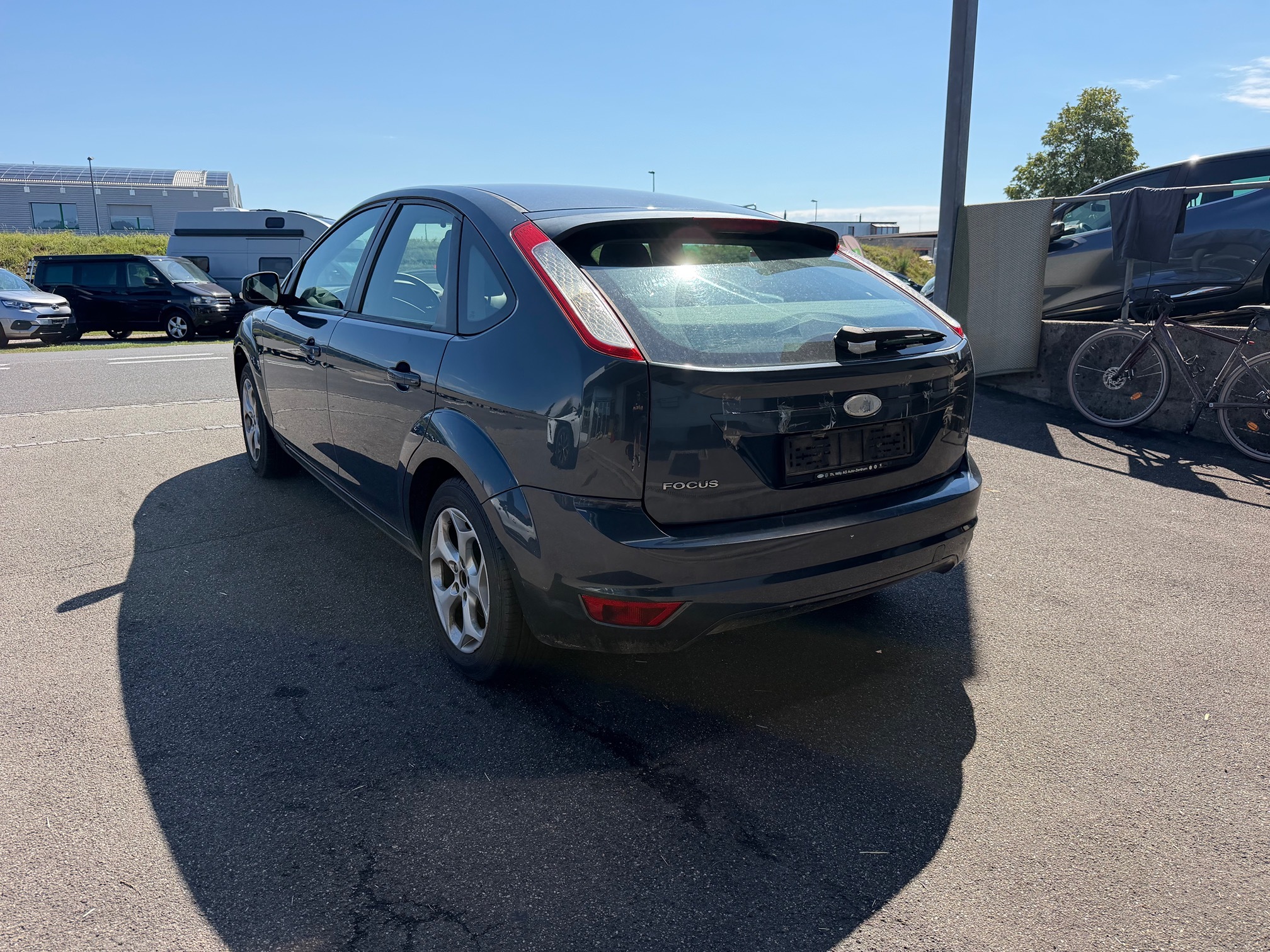 FORD Focus 1.6i 16V — zdjęcie 2