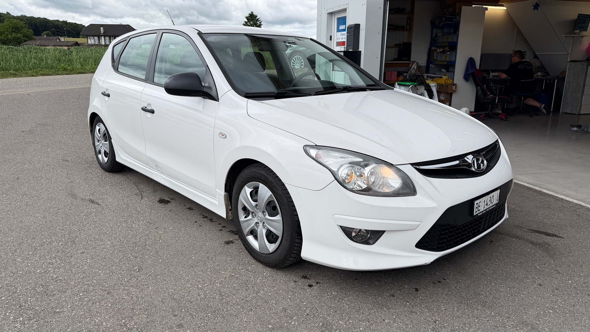 HYUNDAI i30 1.4 — zdjęcie 2