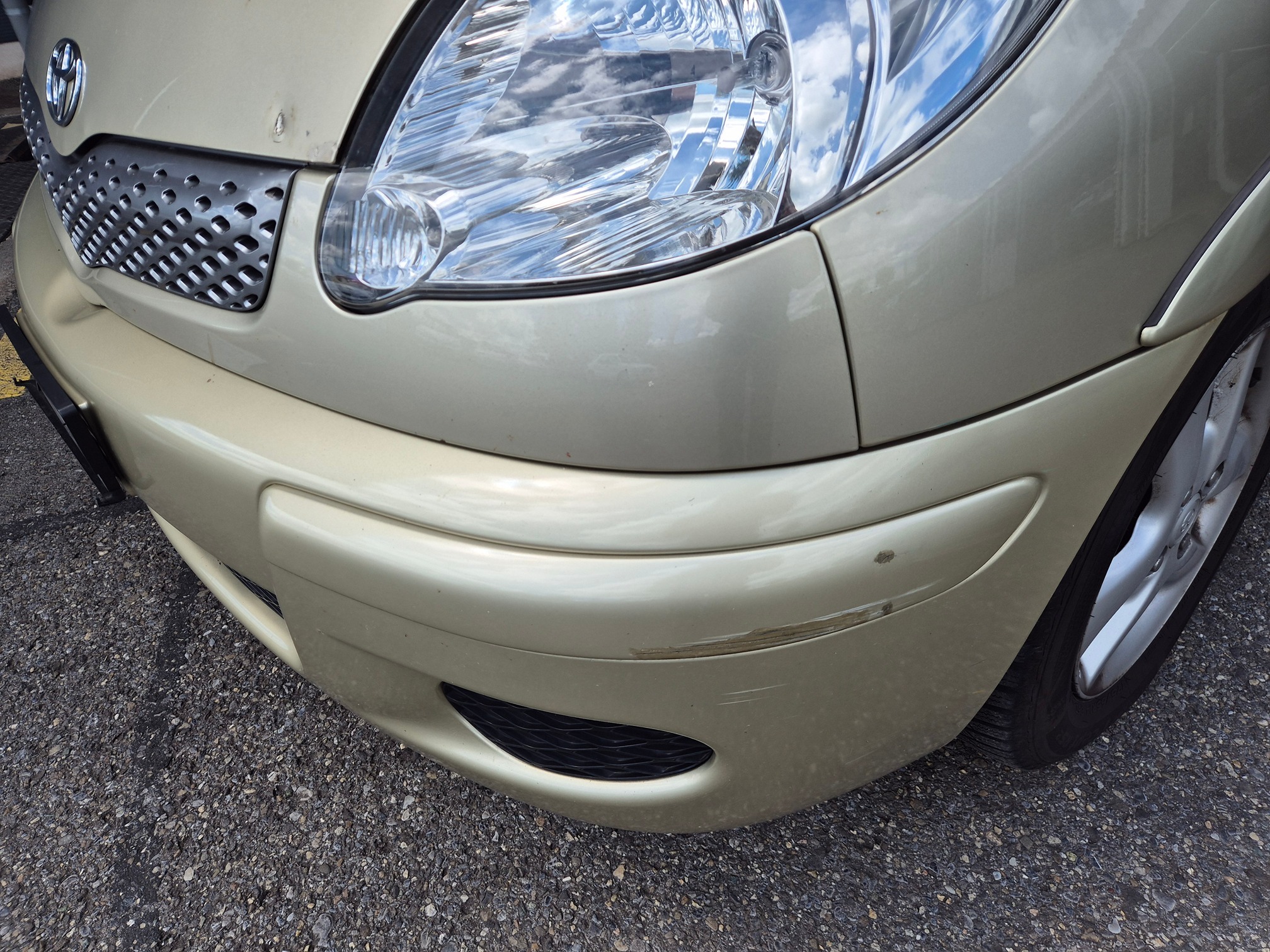 TOYOTA Yaris Verso 1.5 — zdjęcie 11