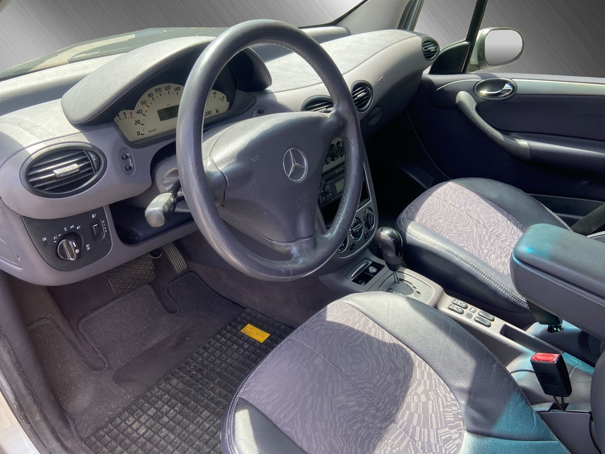 MERCEDES-BENZ A 160 1,6 Avantgarde Automat — zdjęcie 10