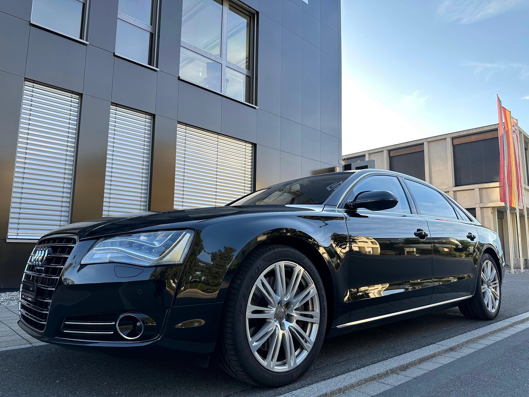 AUDI A8 L 4.0 TFSI — zdjęcie 3