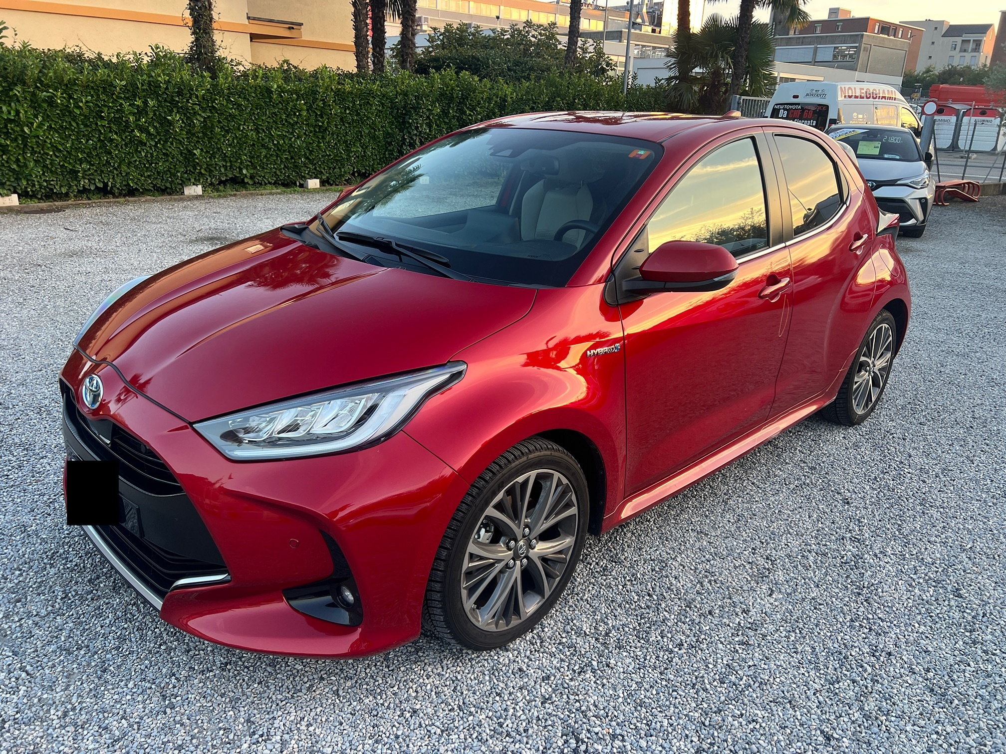 TOYOTA Yaris Hybrid