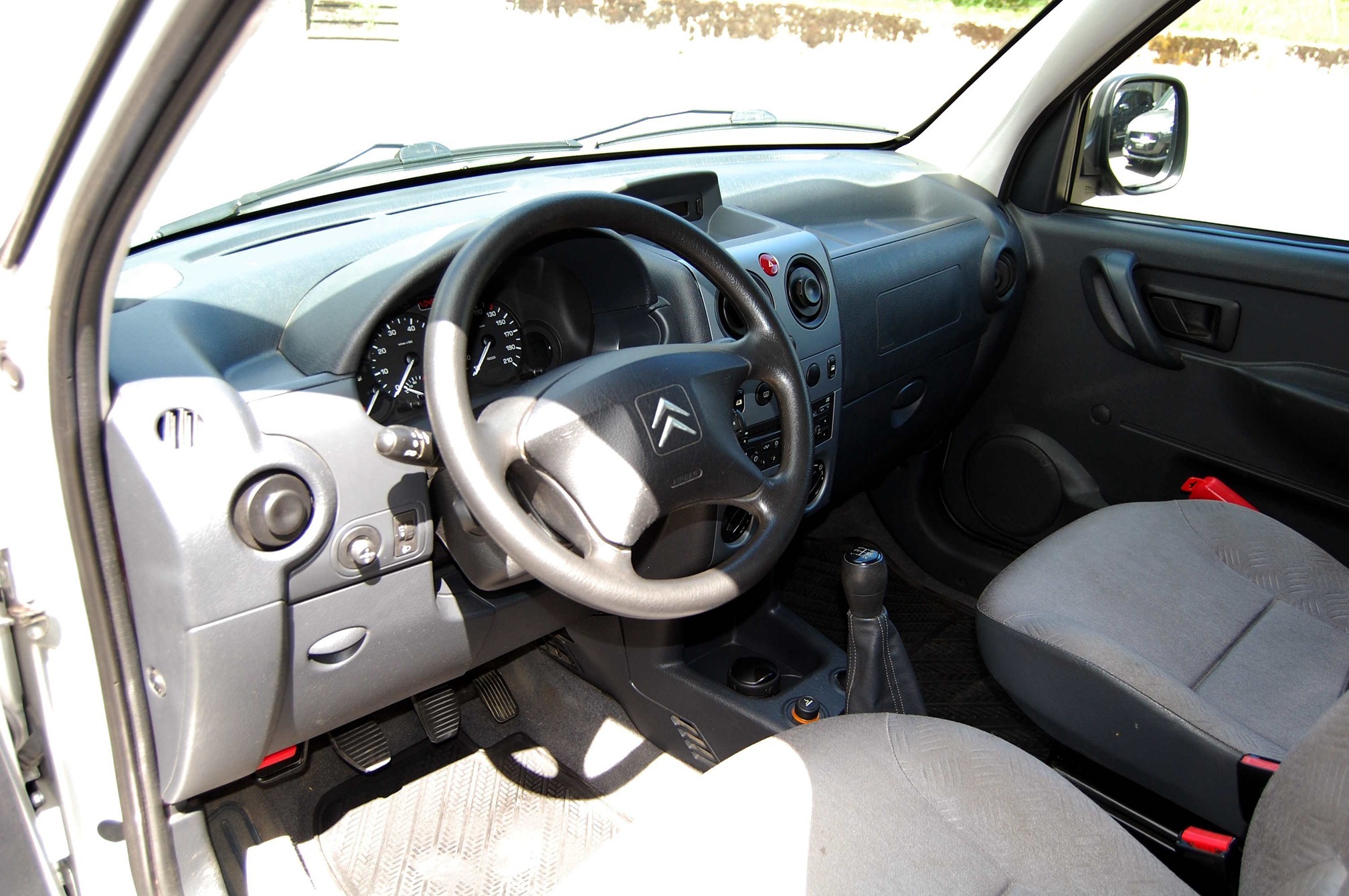 CITROEN Berlingo 1.4i 600 — zdjęcie 9