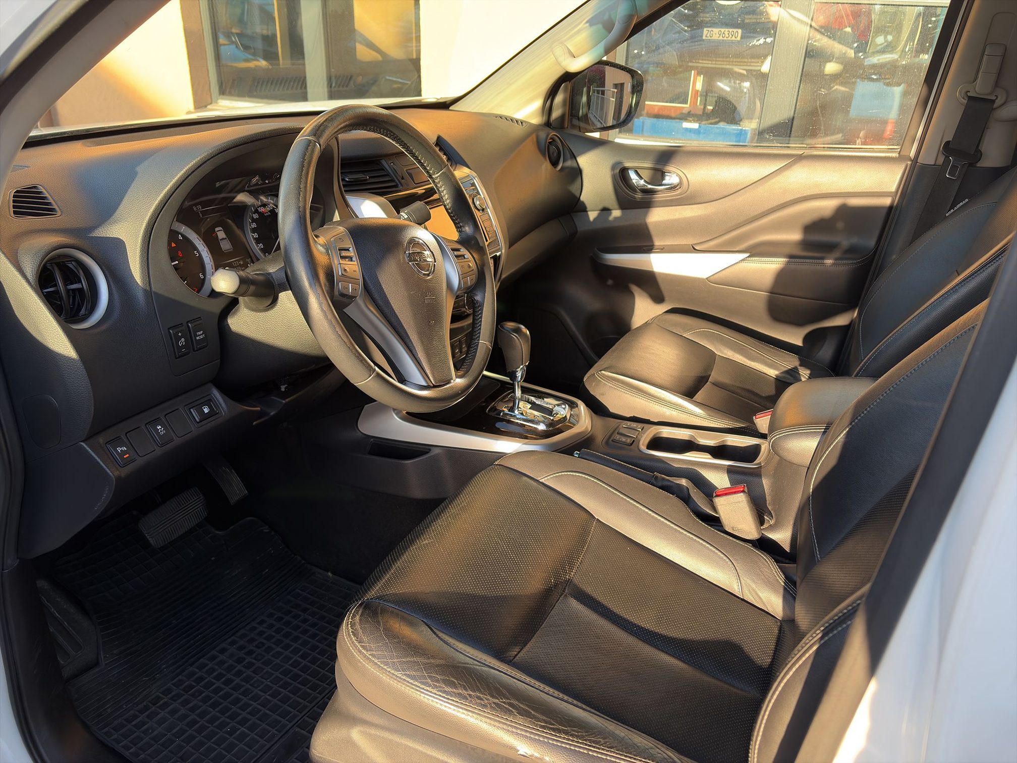 NISSAN NP300 Navara DC — zdjęcie 8