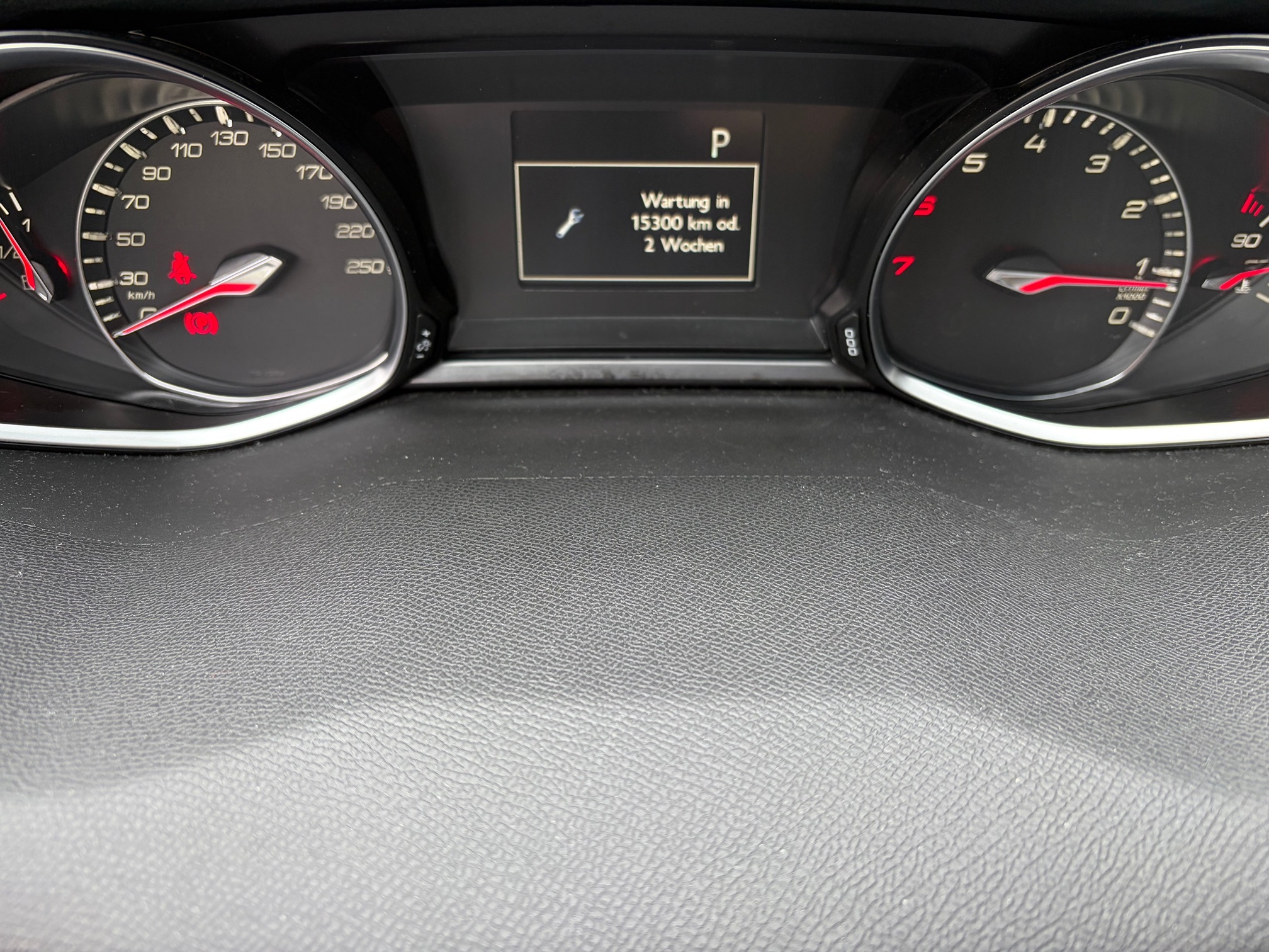 PEUGEOT 308 1.2i STT — zdjęcie 11