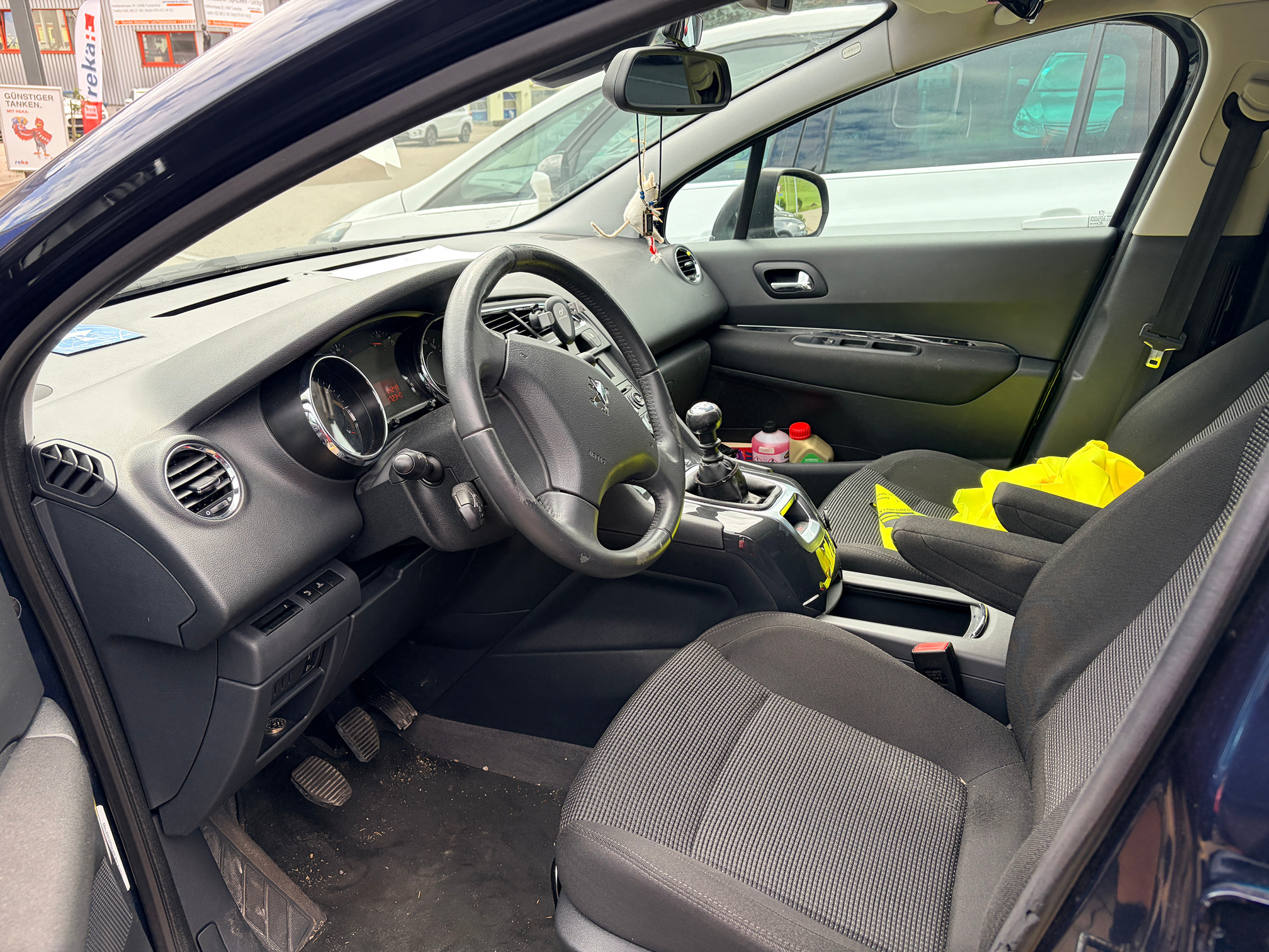 PEUGEOT 5008 1.6i Turbo — zdjęcie 8