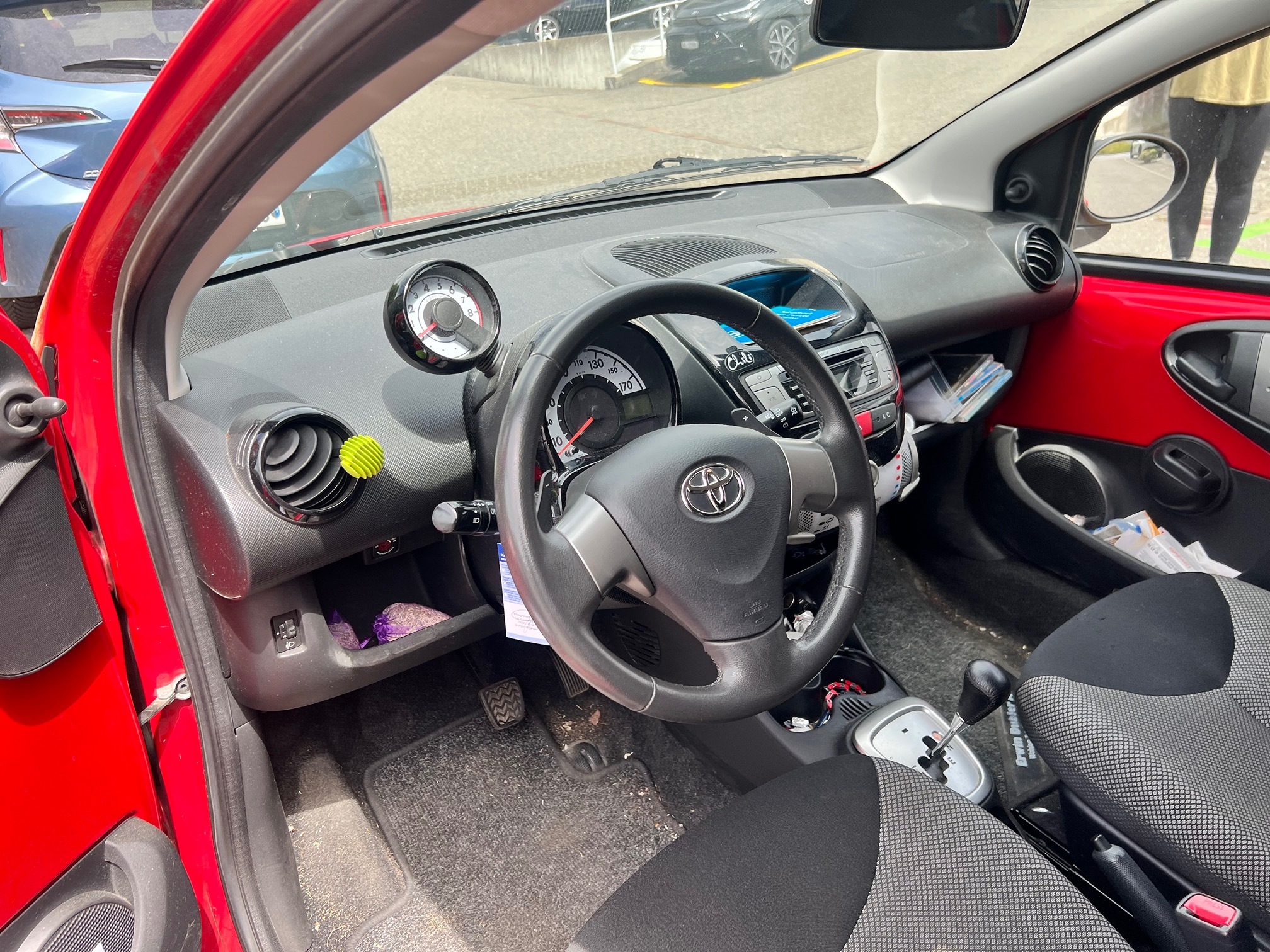 TOYOTA Aygo 1.0 — zdjęcie 11
