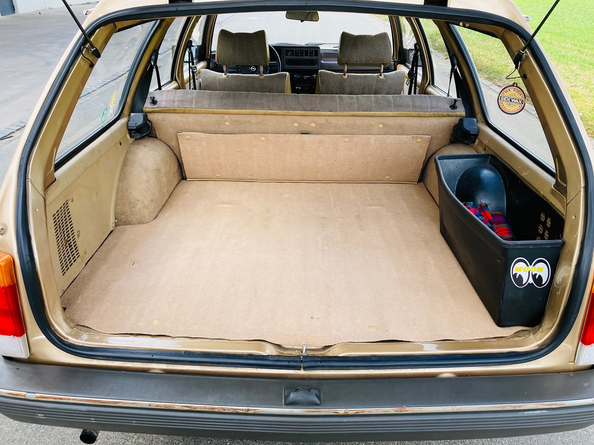 OPEL REKORD CARAVAN VETERAN, wie neu! — zdjęcie 15