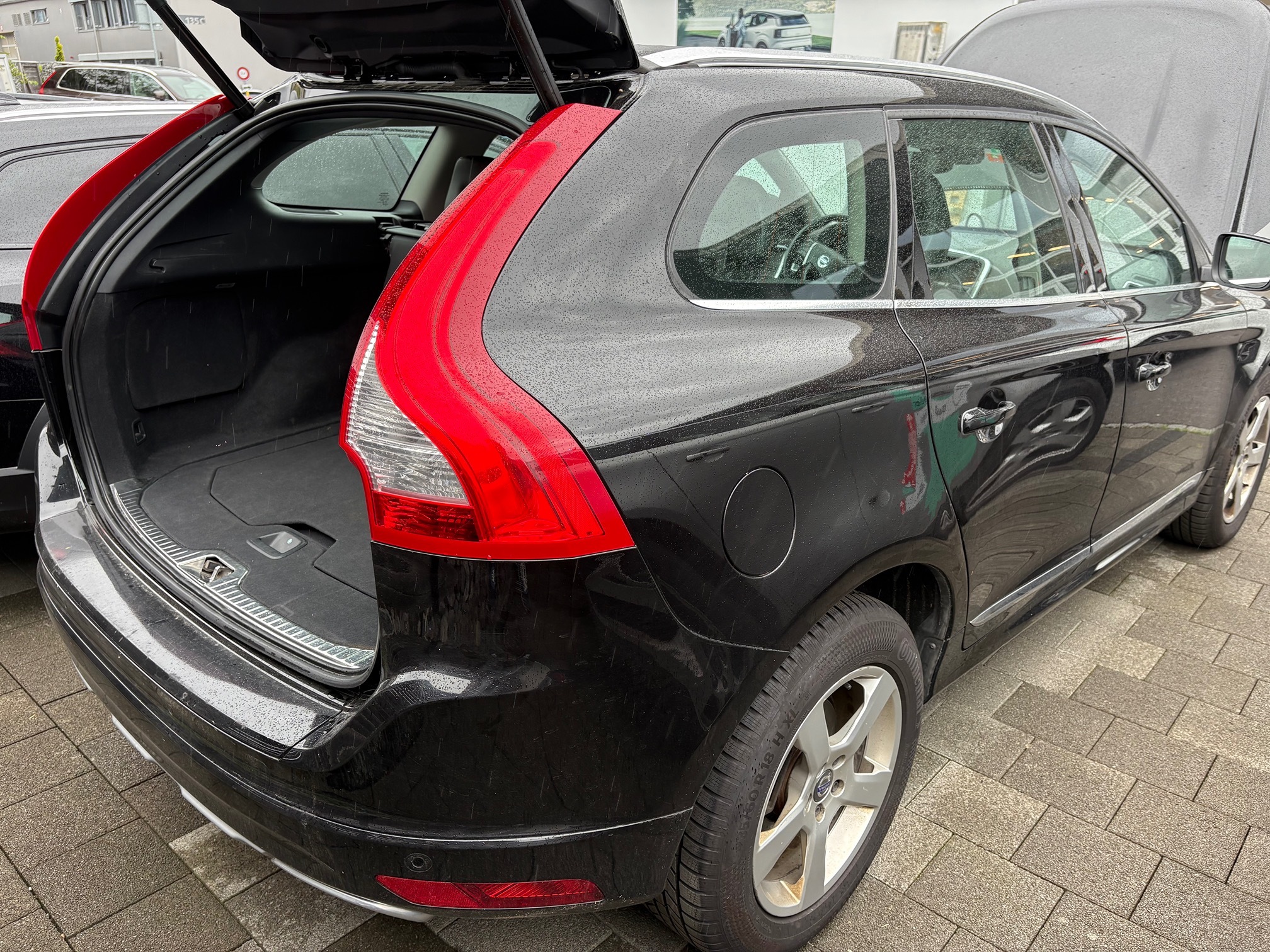 VOLVO XC60 D4 AWD — zdjęcie 7