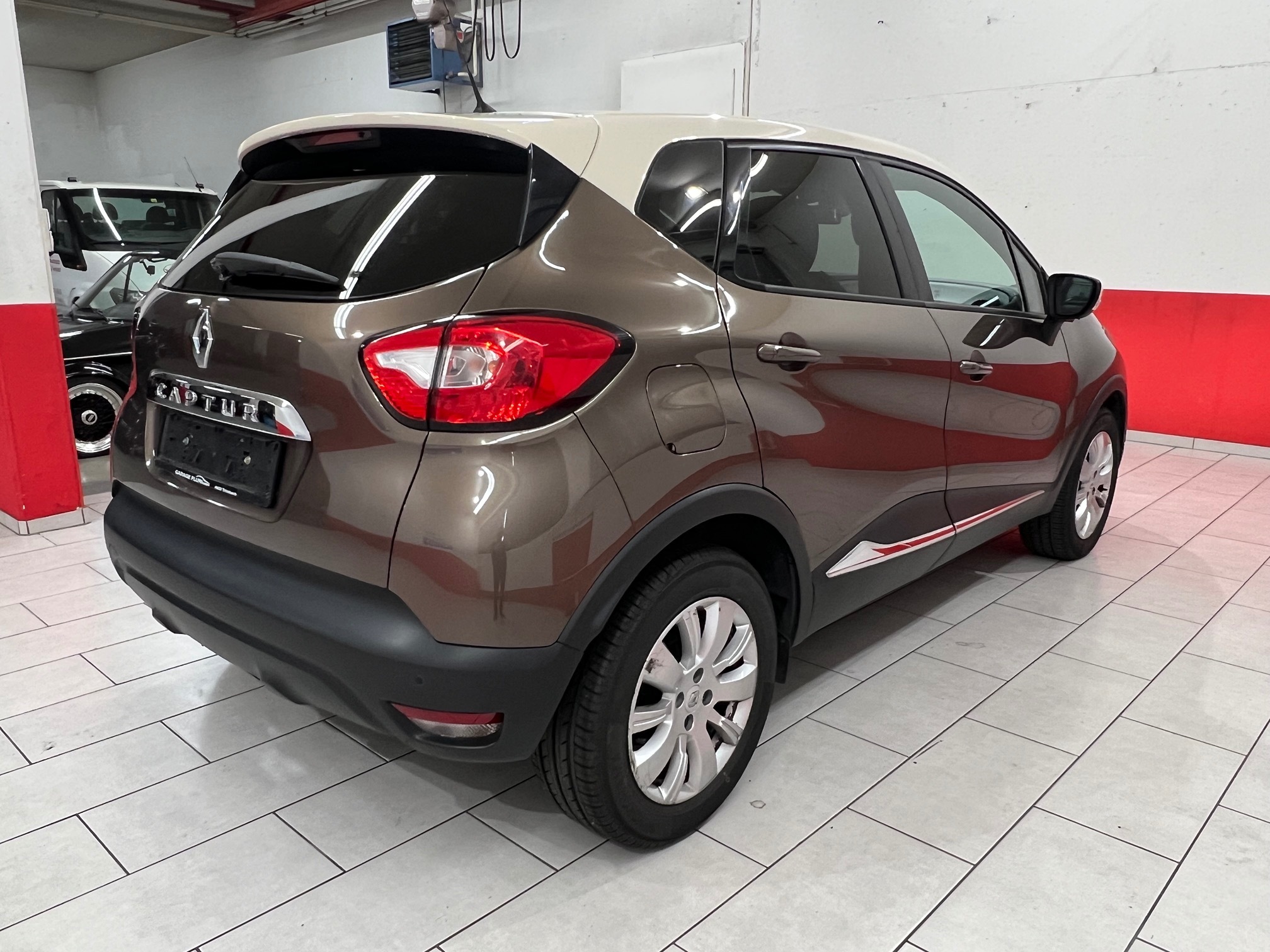 RENAULT Captur 1.2 120EDC — zdjęcie 9