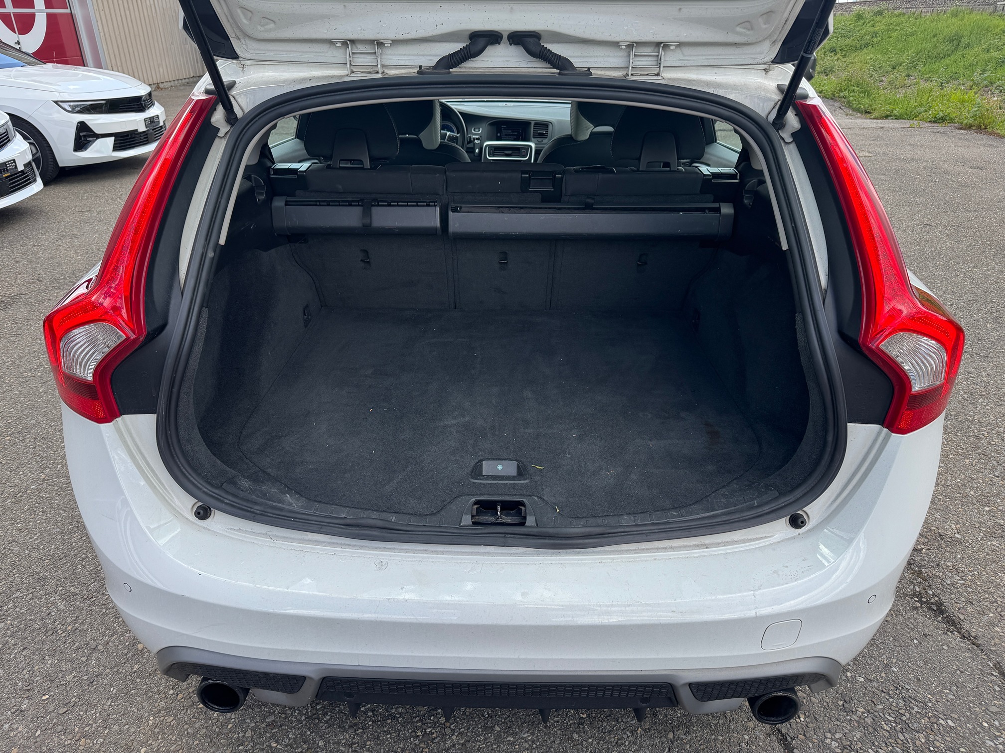 VOLVO V60 T5 R-Design — zdjęcie 14