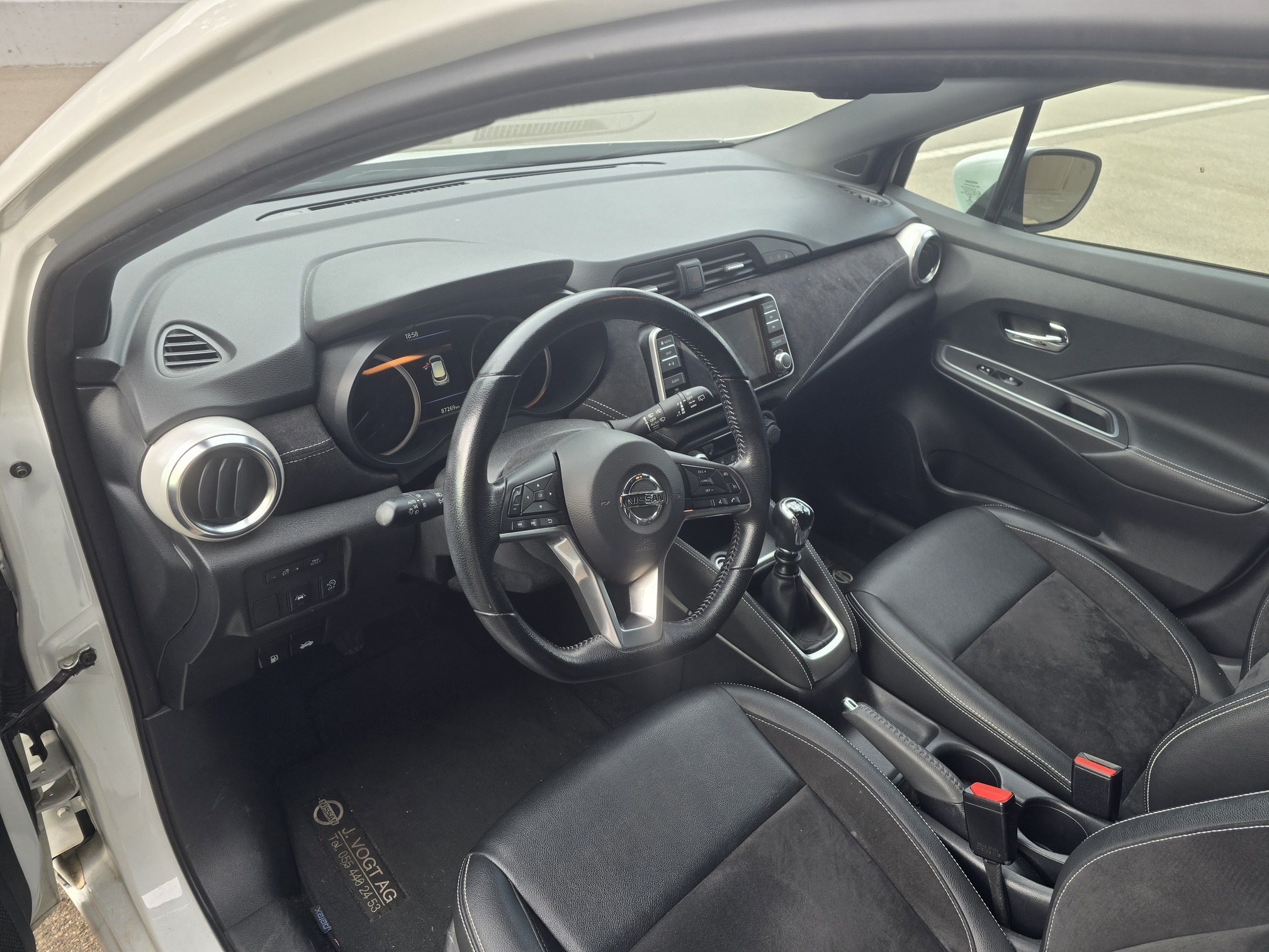 NISSAN Micra — zdjęcie 10