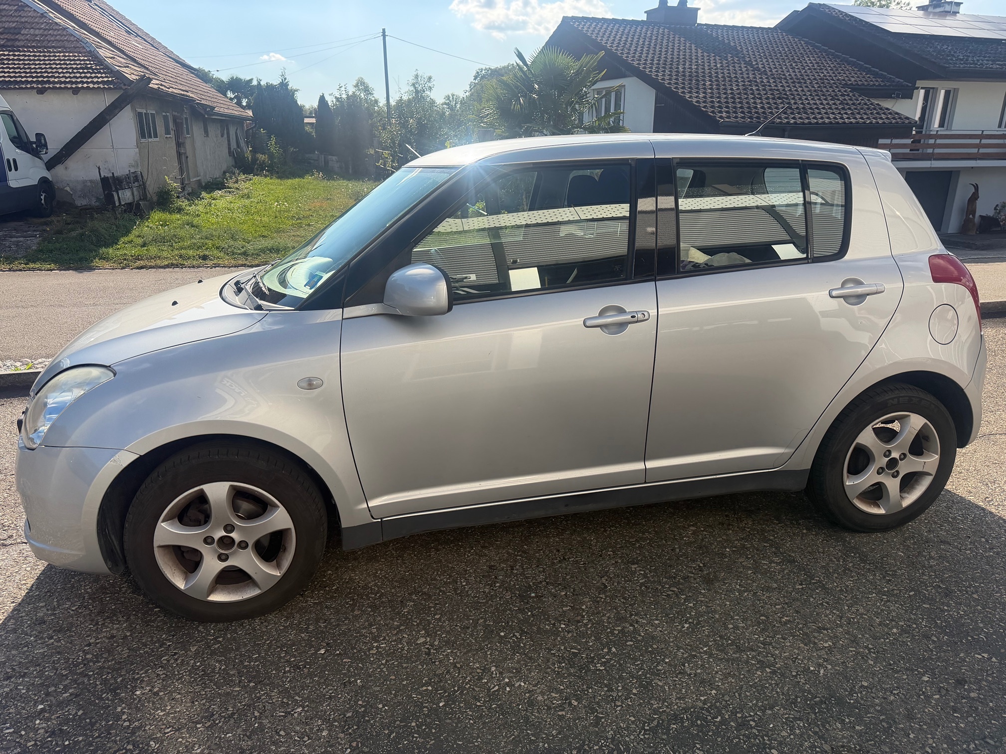 SUZUKI Swift 1.3 4WD — zdjęcie 2