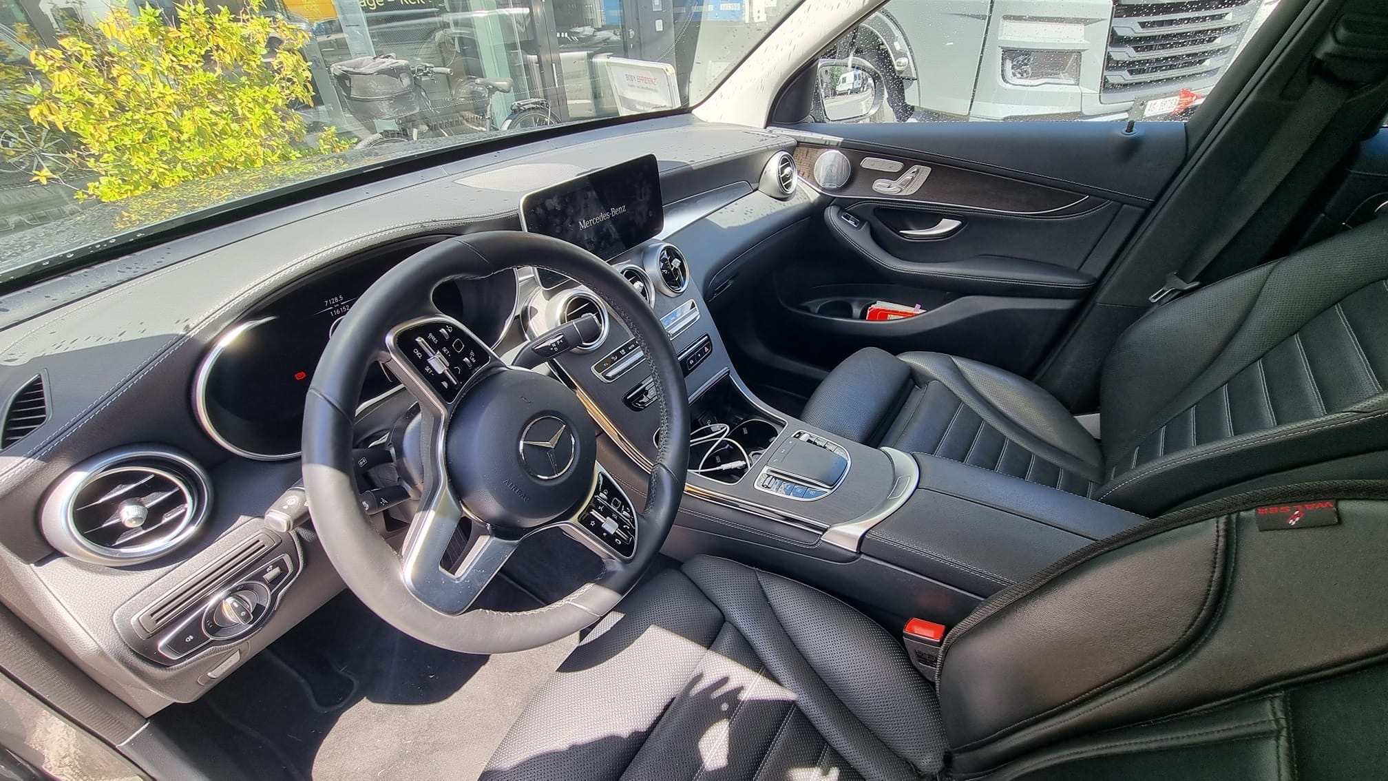 MERCEDES-BENZ GLC 300 — zdjęcie 5