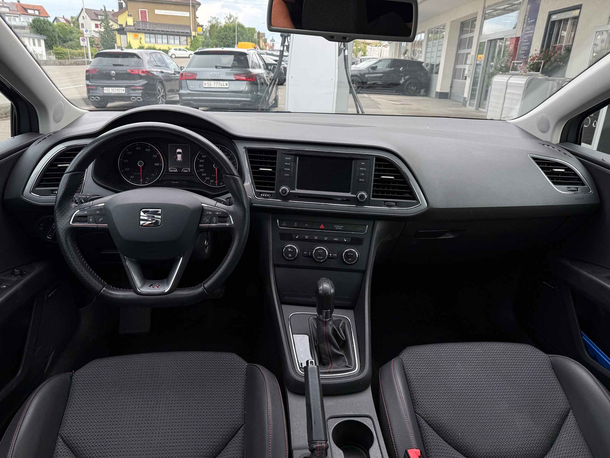 SEAT Leon 1.8 TSI DSG Automat (MFK 07.2025) — zdjęcie 8