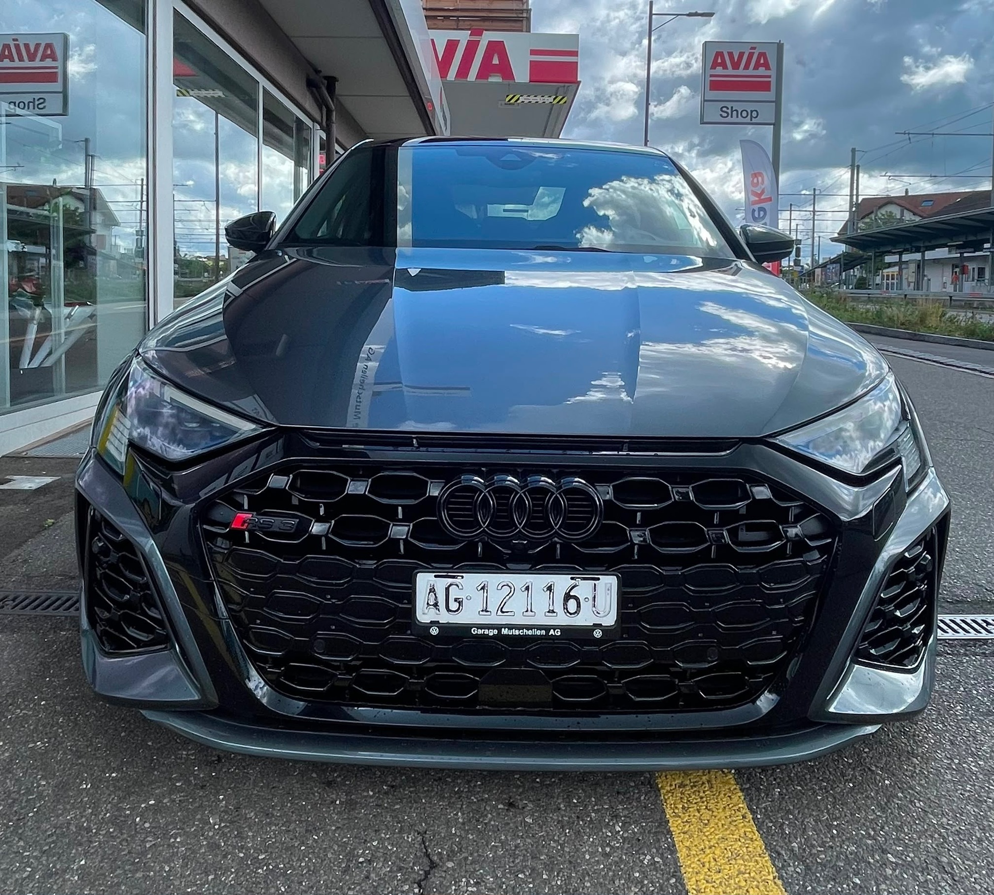 AUDI RS3 Limousine 2.5 TSI quattro S-tronic mit GRAIL ESD — zdjęcie 2