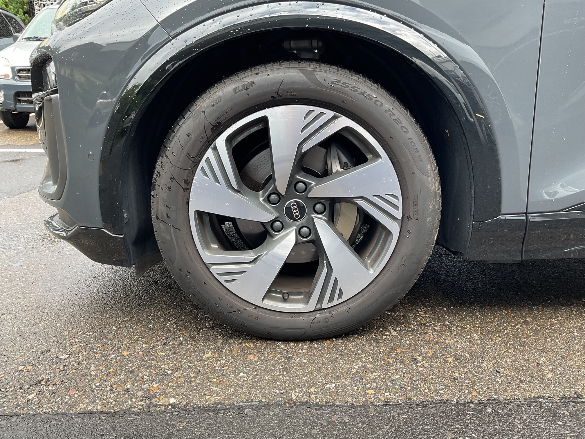 AUDI Q6 e-tron — zdjęcie 11