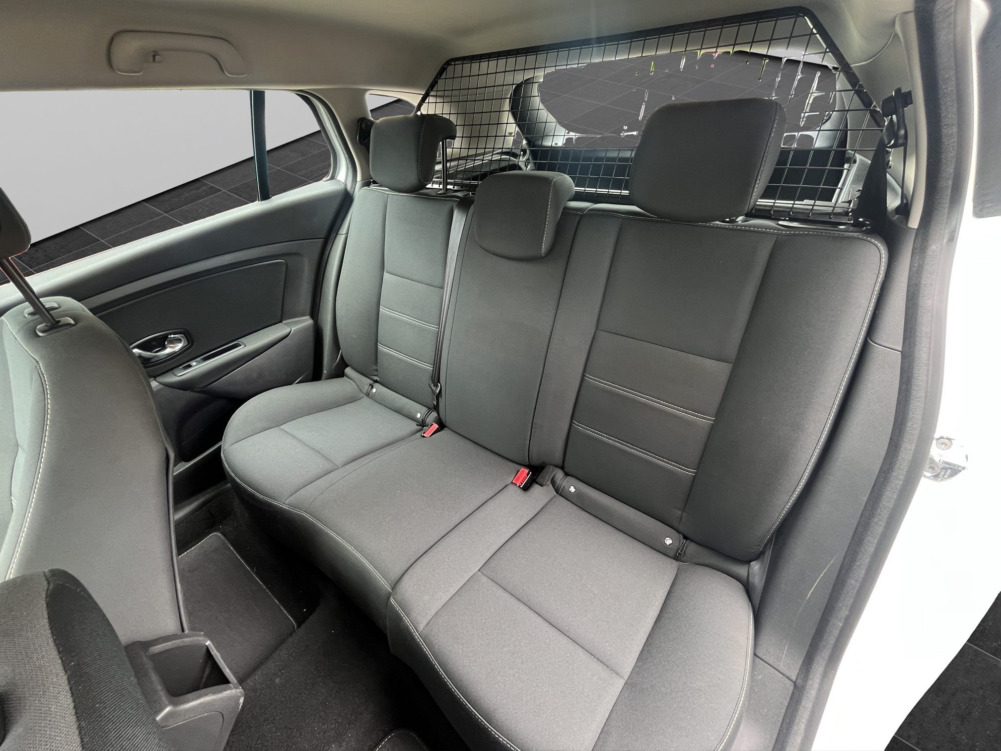 RENAULT Megane dCi110 — zdjęcie 12