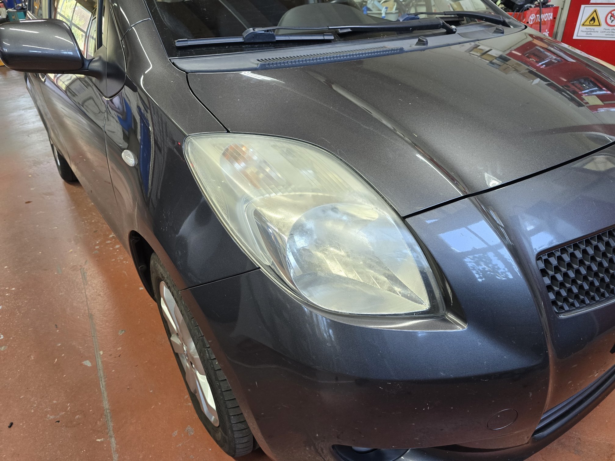 TOYOTA Yaris 1.3 — zdjęcie 4