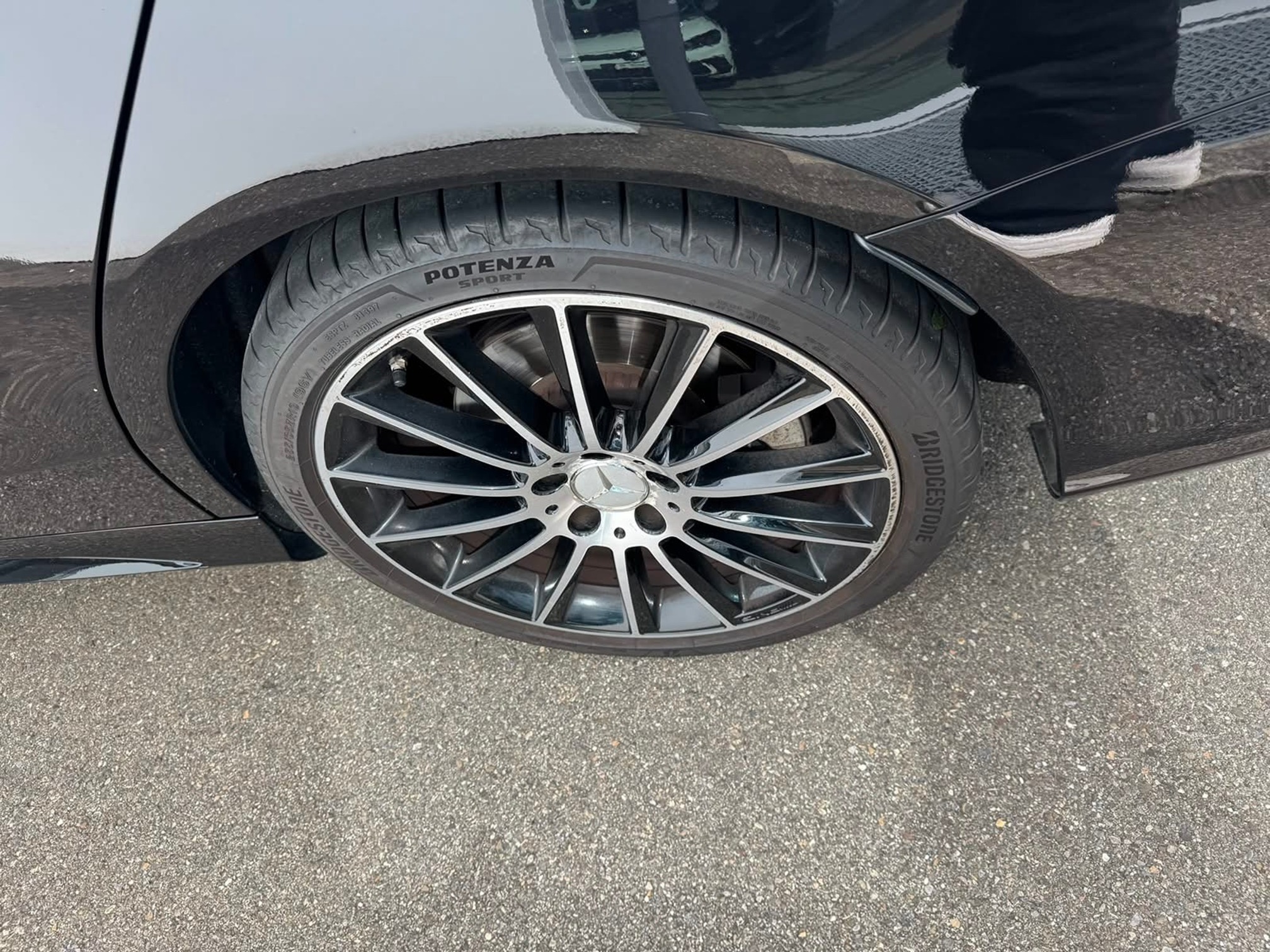 MERCEDES-BENZ AMG C 43 — zdjęcie 13