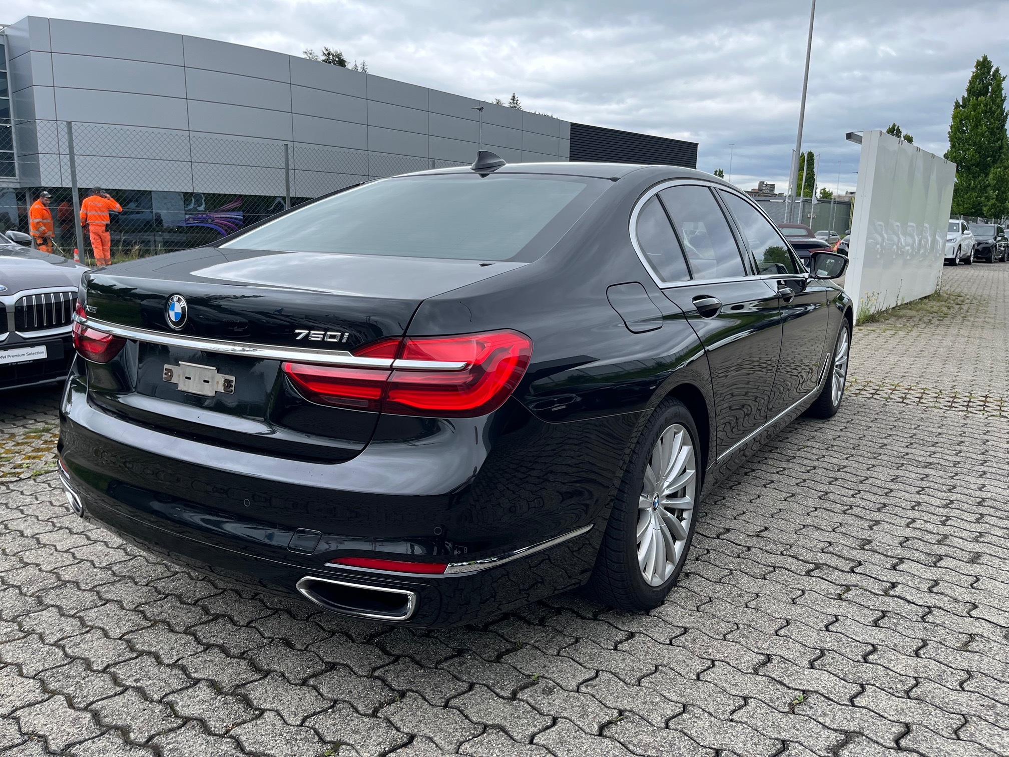 BMW 750i xDrive — zdjęcie 5