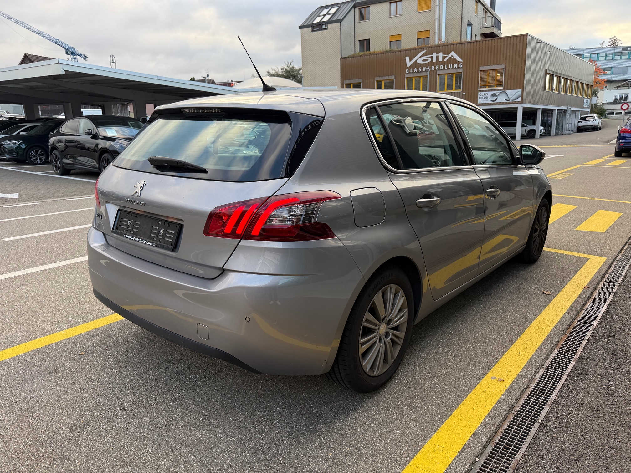 PEUGEOT 308 1.2i STT — zdjęcie 5
