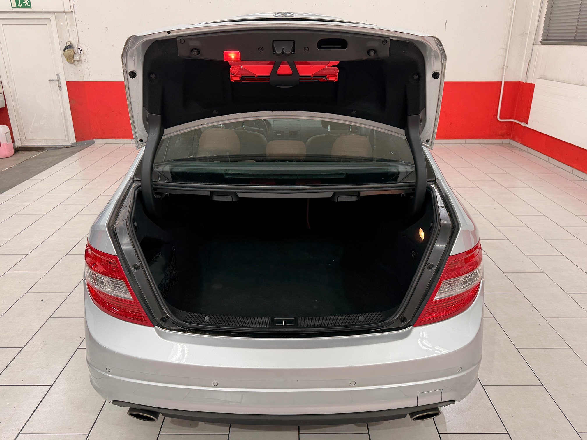 MERCEDES-BENZ C 350 4-m — zdjęcie 11