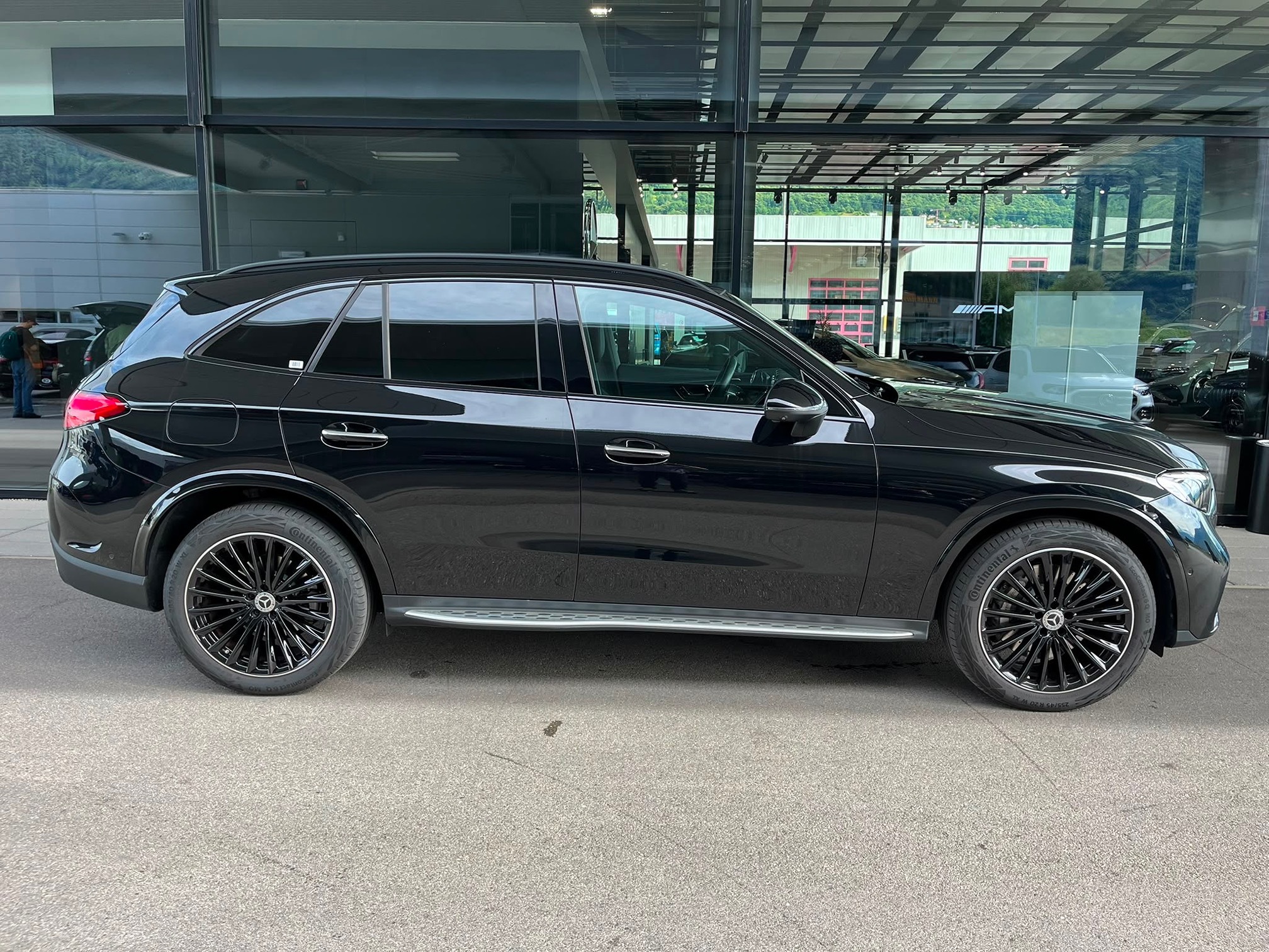MERCEDES-BENZ GLC 220 d 4MATIC AMG LINE — zdjęcie 5