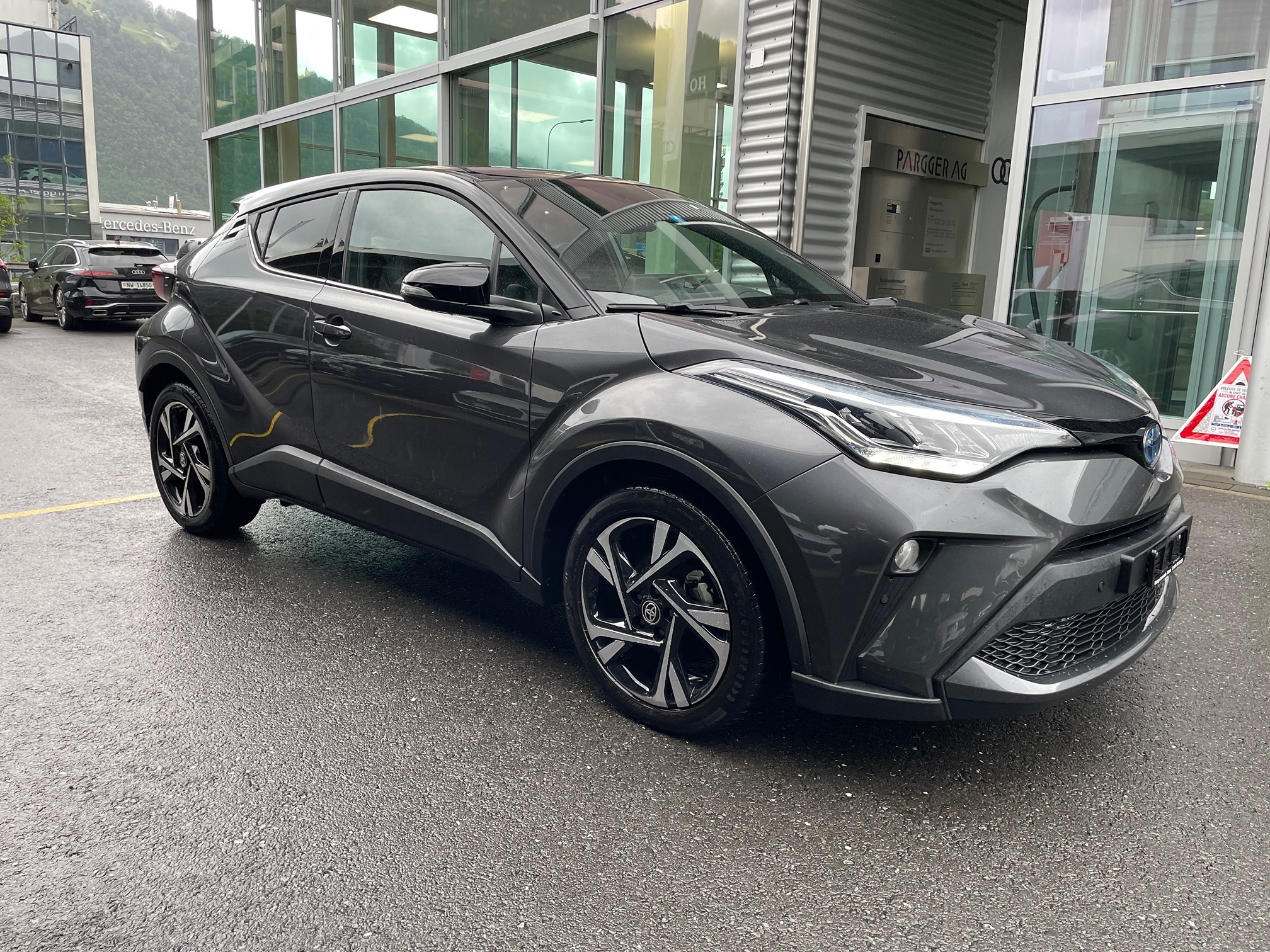 TOYOTA C-HR 1.8 Hybrid — zdjęcie 6