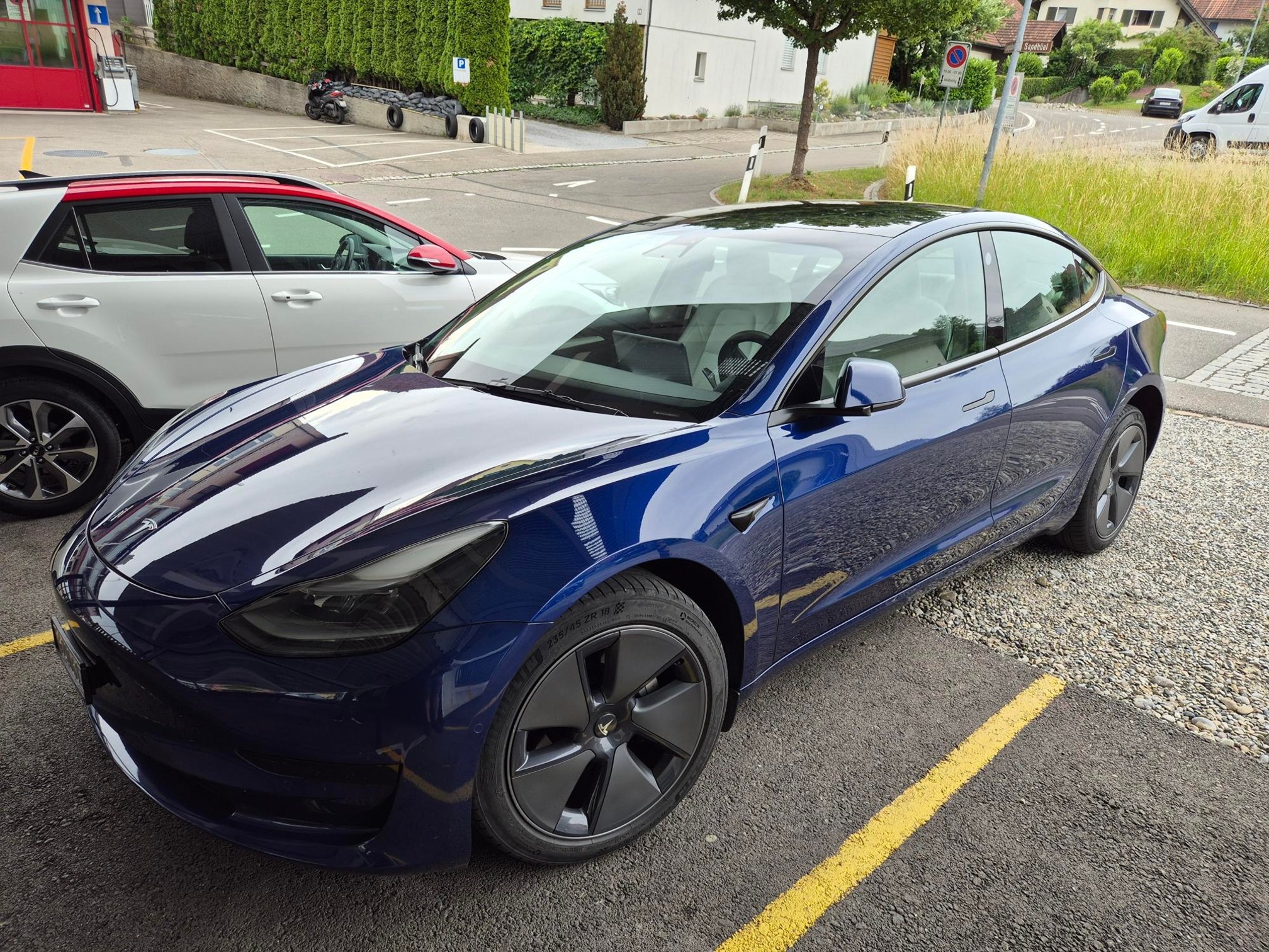TESLA Model 3 SR RWD P — zdjęcie 11