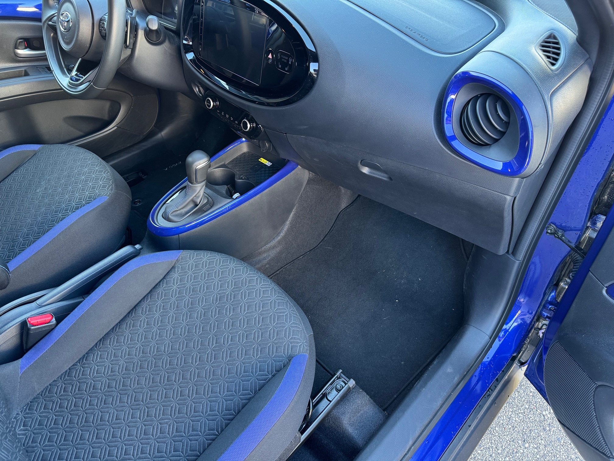 TOYOTA Aygo X 1.0 — zdjęcie 10